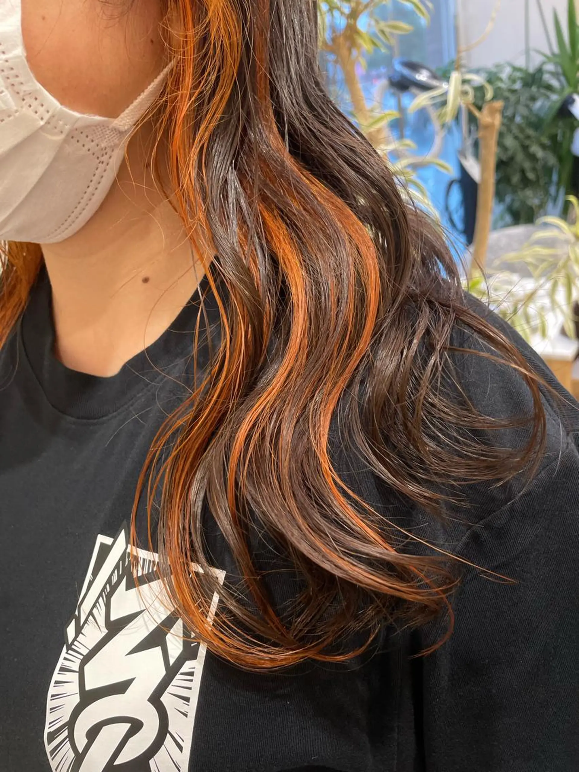 セミロング カラー イヤリングカラー オレンジ ヘアカラー Amour なぐらのヘアスタイル