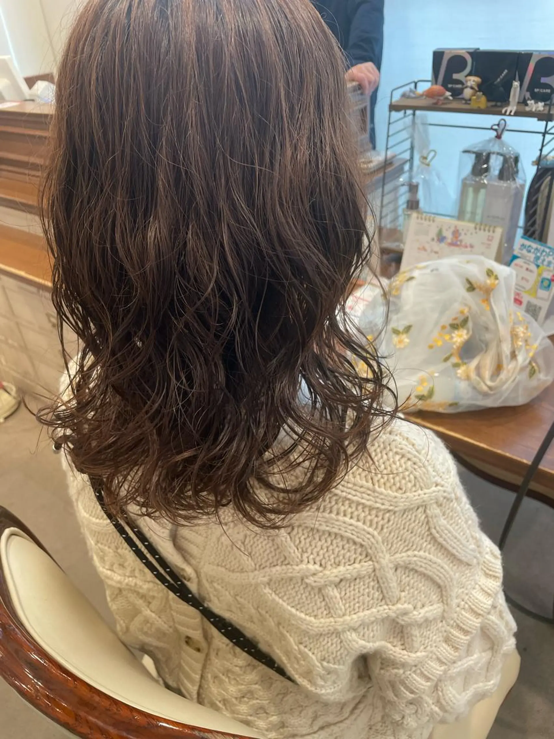 ミディアム パーマ ミディアムパーマ パーマ 🍪ﾖｼｲﾊﾙﾈ🍪 ﾗﾍﾞﾝﾀﾞｰｶﾗｰのヘアスタイル