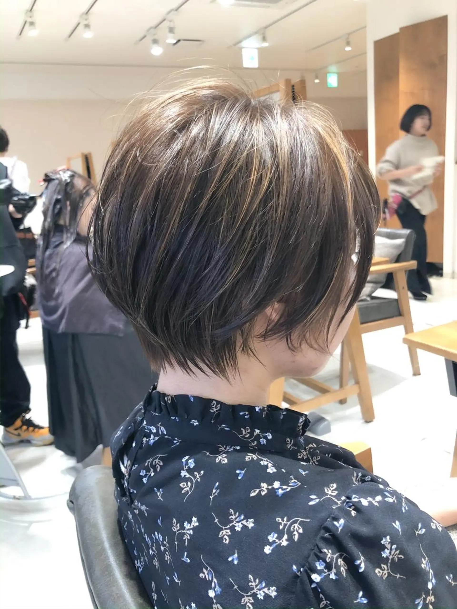 ショート カラー 🌟イメチェン美容師 🌟清水 大輝のヘアスタイル