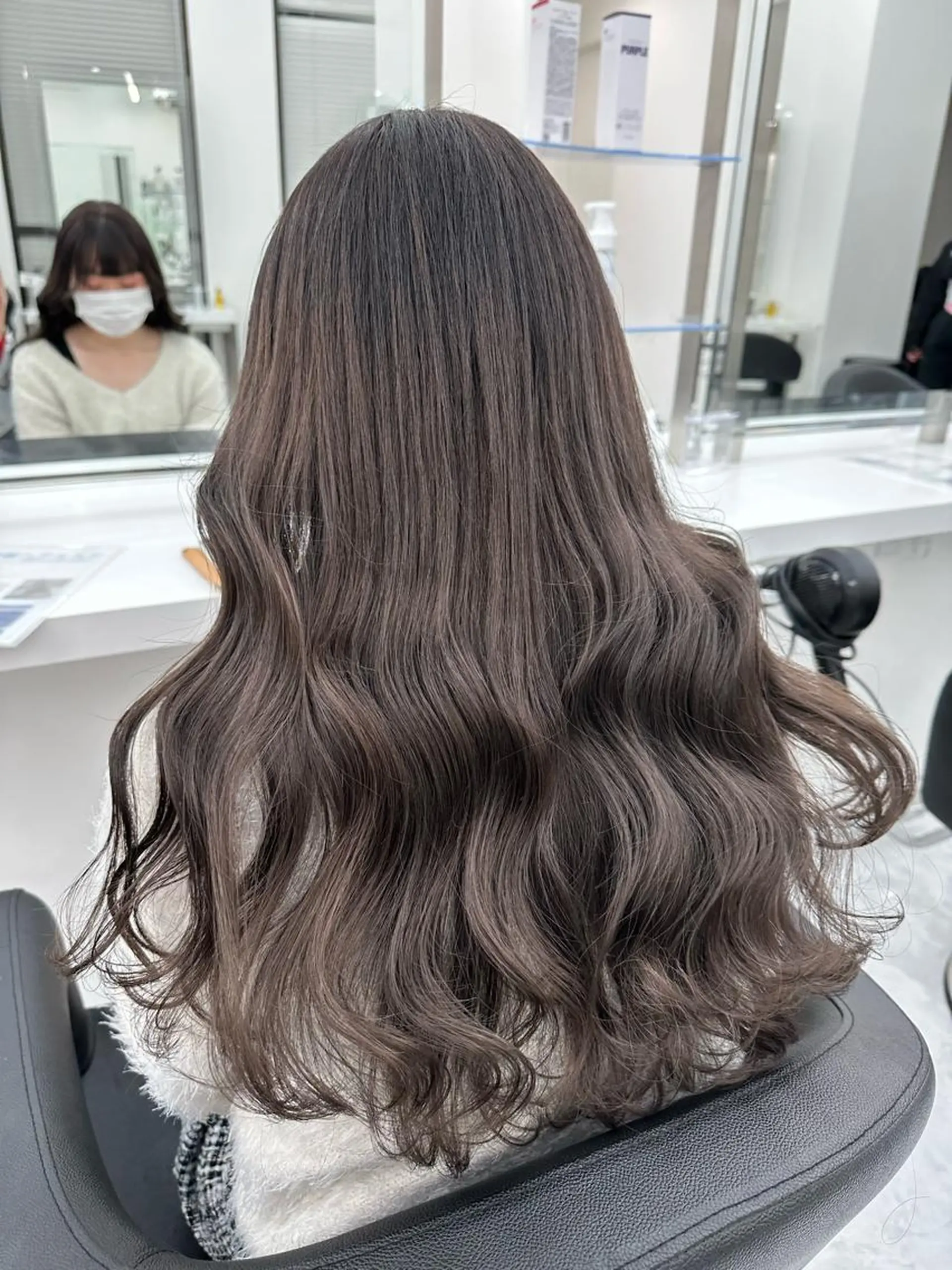セミロング カラー ヘアカラー トリートメント ケアブリーチ 韓国レイヤーKYONのヘアスタイル