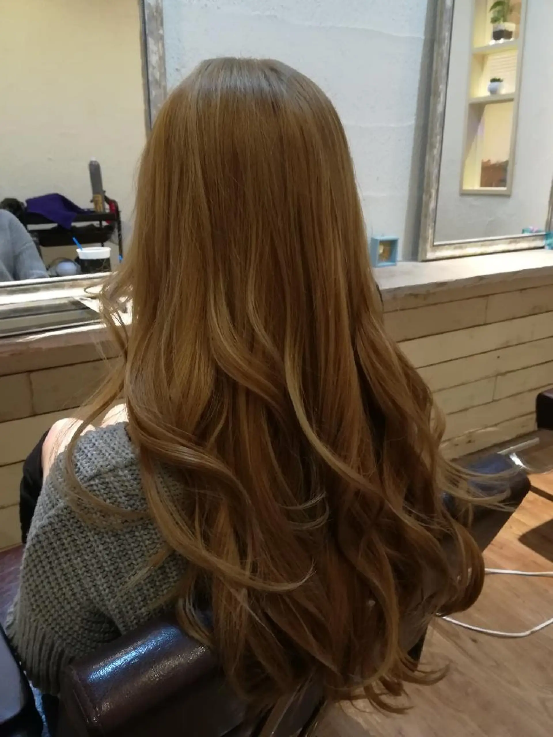 ロング カラー 東心斎橋peace 豆柴サロンのヘアスタイル
