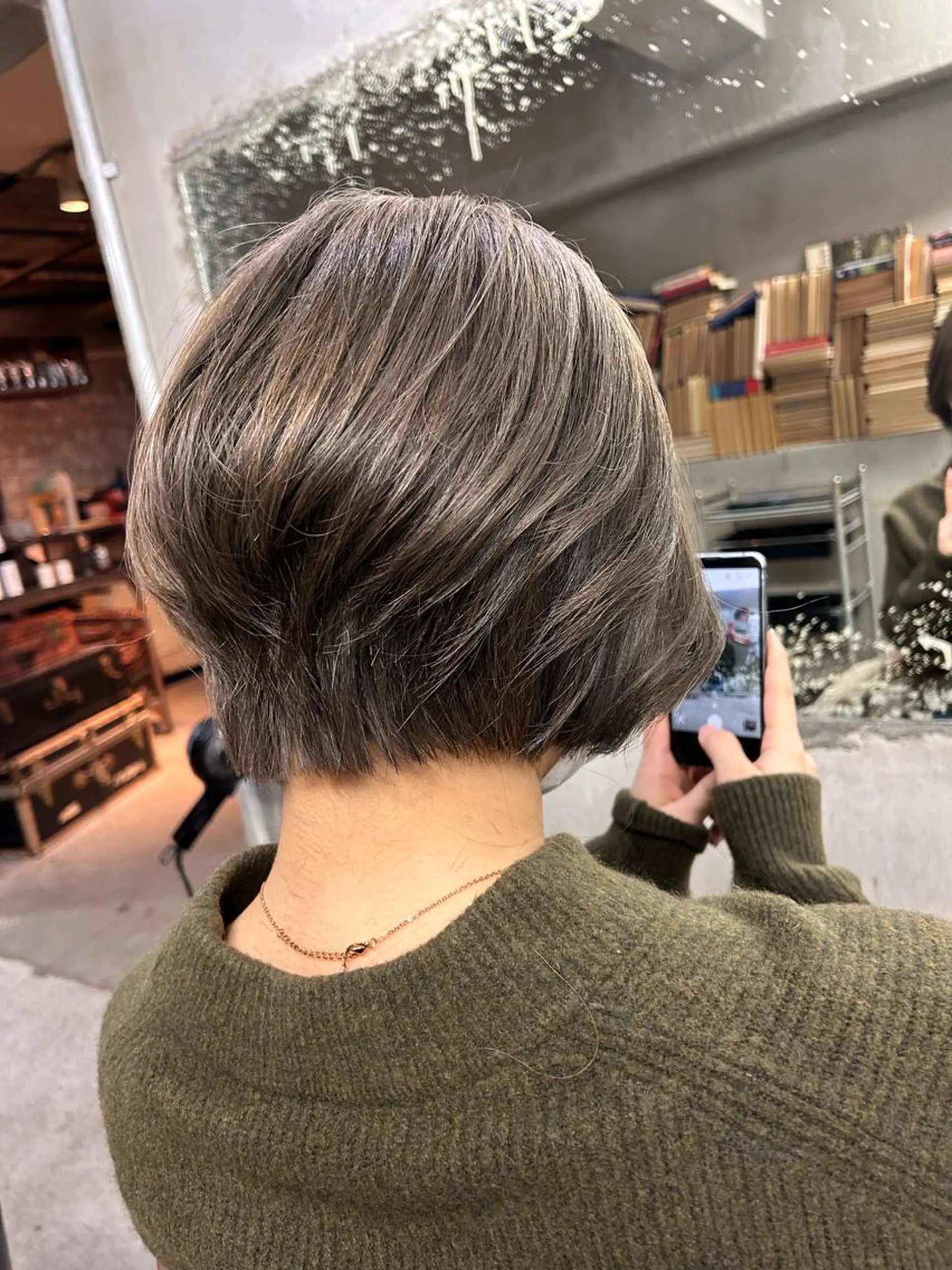 ショート カラー アッシュ アッシュグレー アッシュグレージュ ベージュカラー グレージュ お任せヘア☘️☘️ 及川渚のヘアスタイル