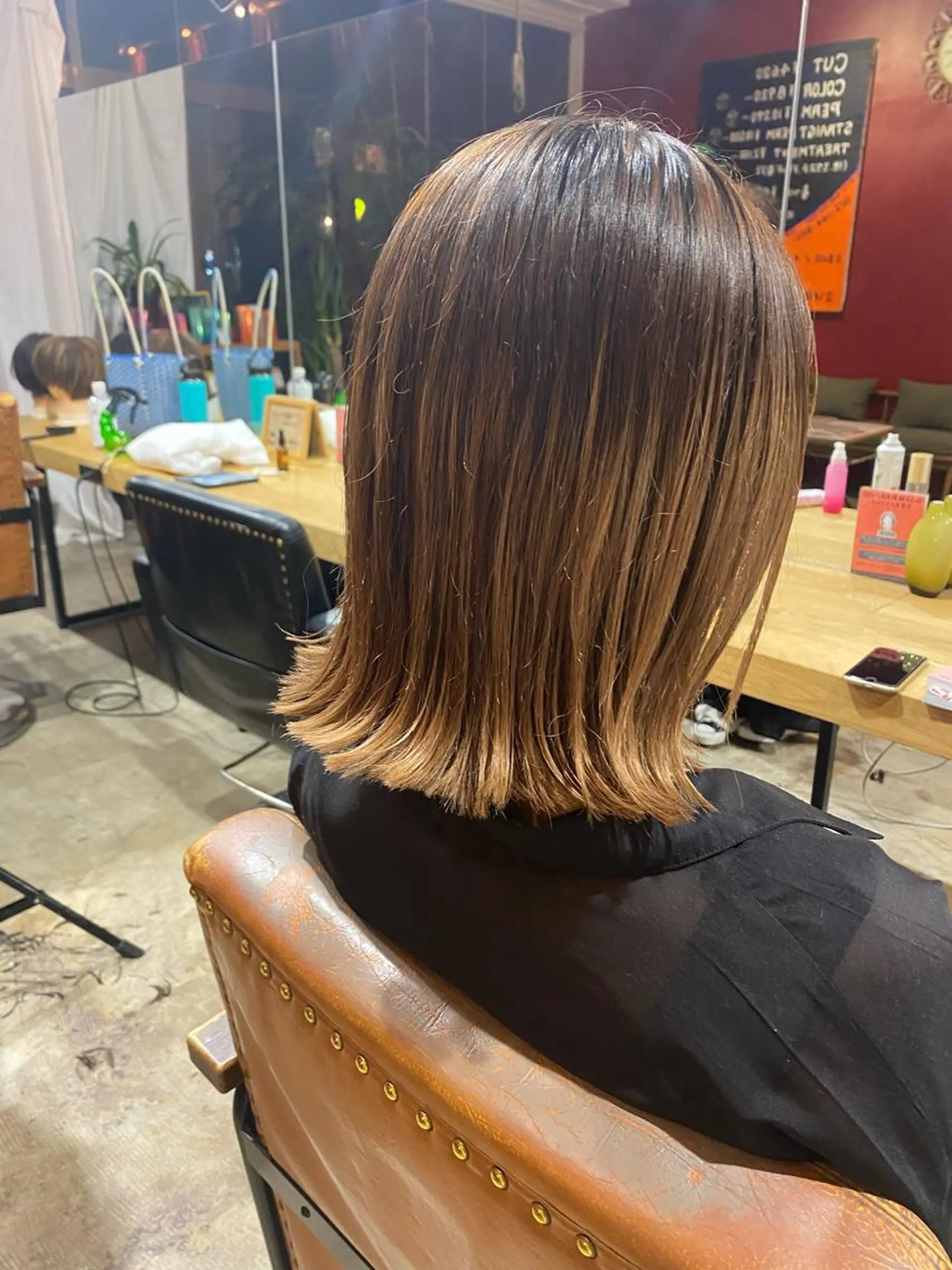 ミディアム 小日向 沙織のヘアスタイル