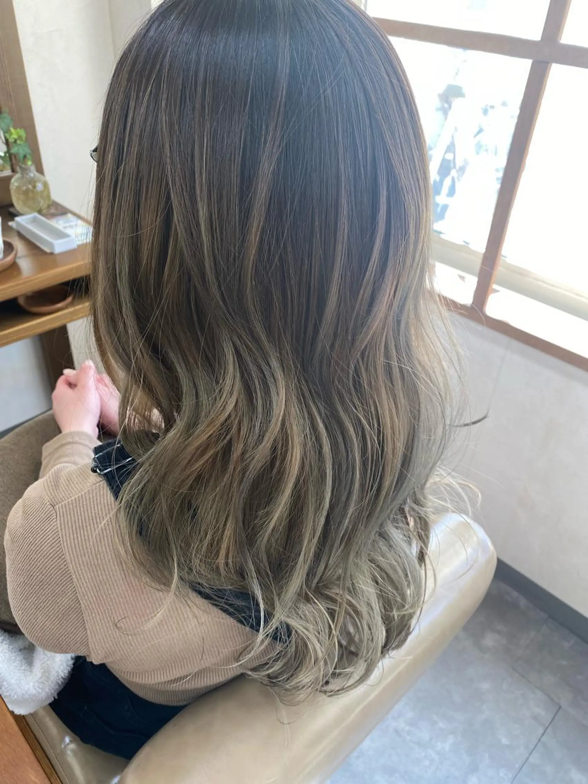 ロング カット ヘアカラー トリートメント 永沼 真依のヘアスタイル
