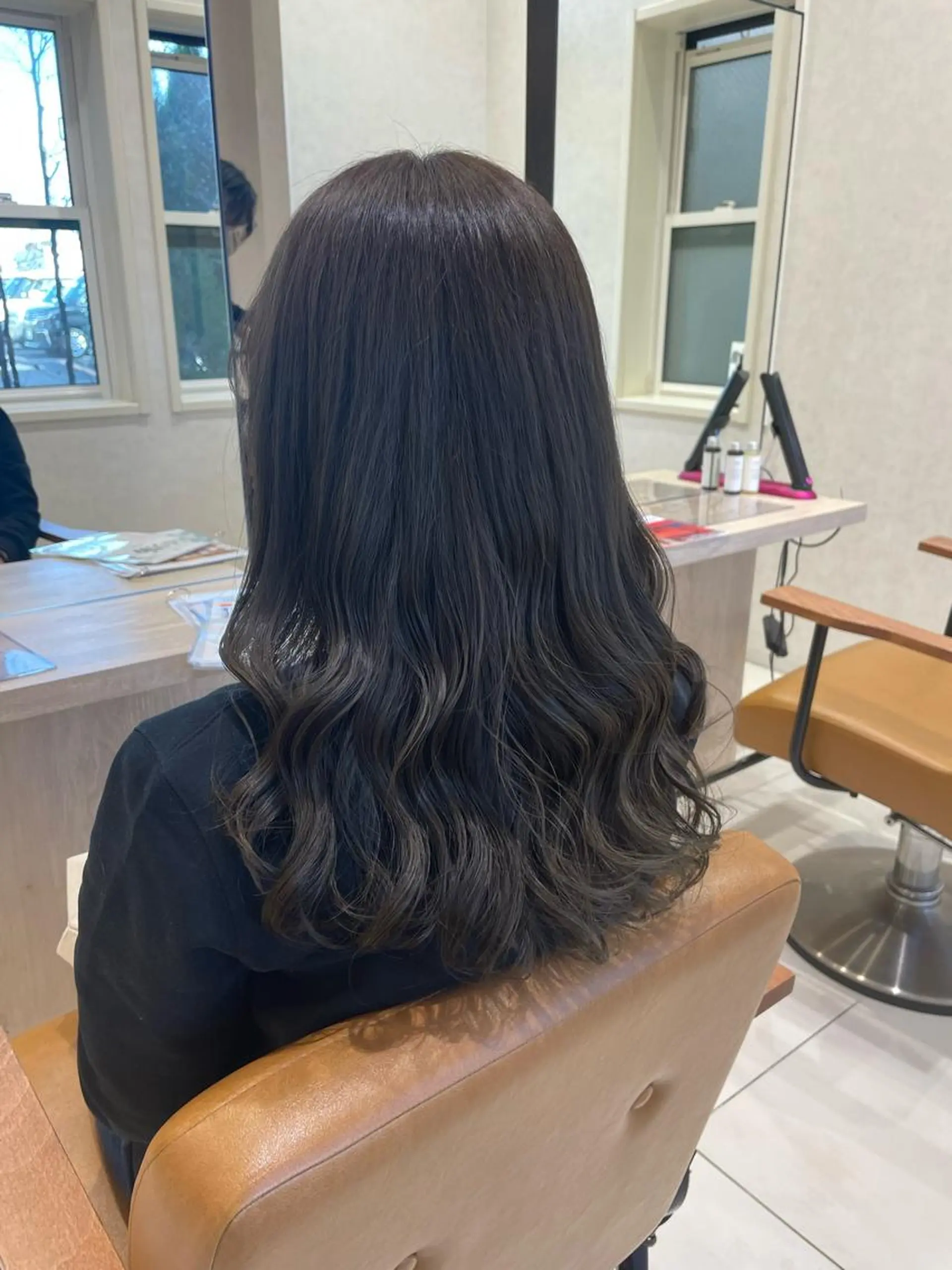 ミディアム カラー 透明感カラー グレージュ カット ヘアカラー 海老名で韓国風 HANA🌷のヘアスタイル