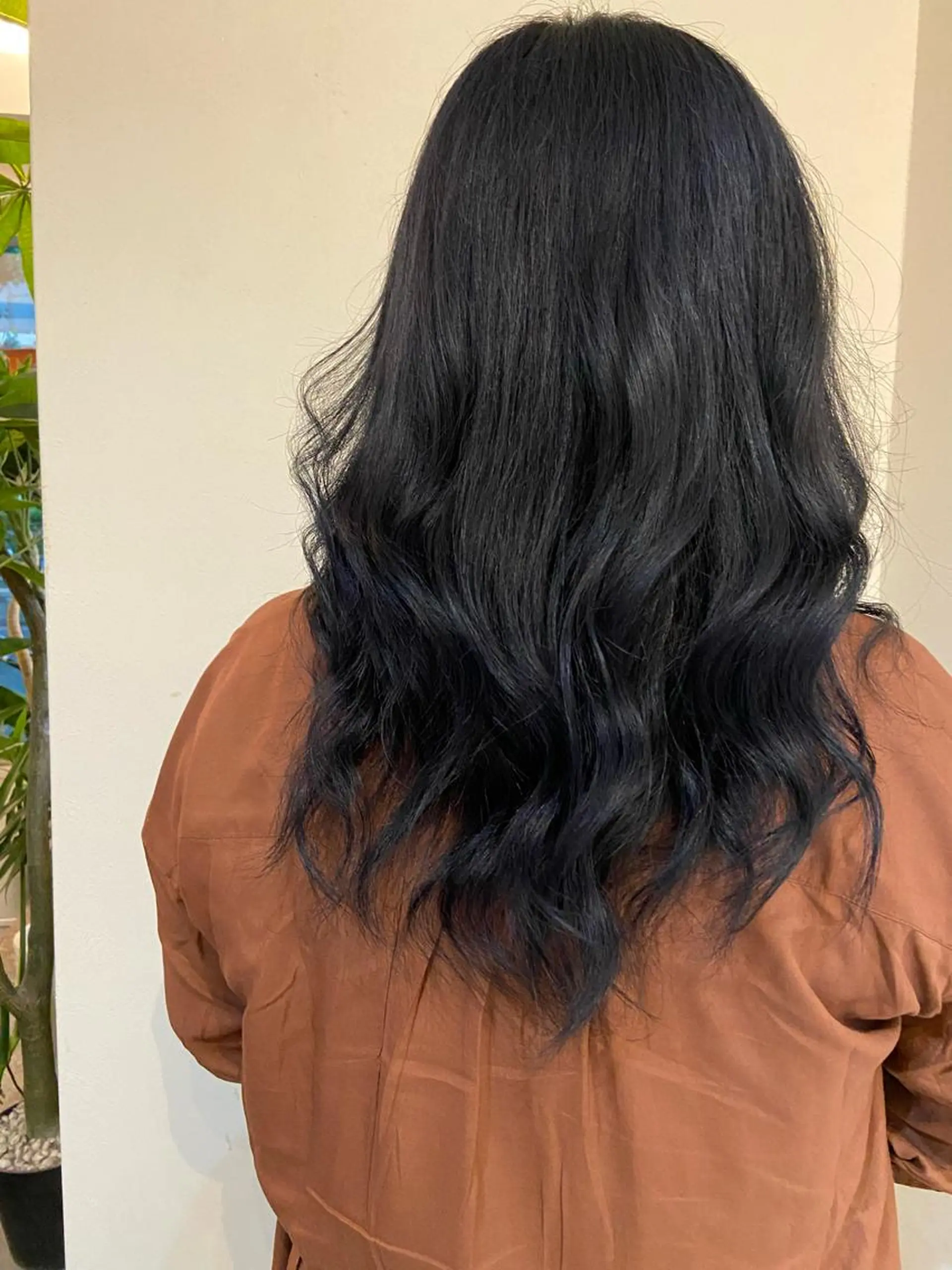 カラー 黒髪 ブルーカラー ブルーブラック ALLEN hair九条店所属・西田 莉緒のヘアスタイル