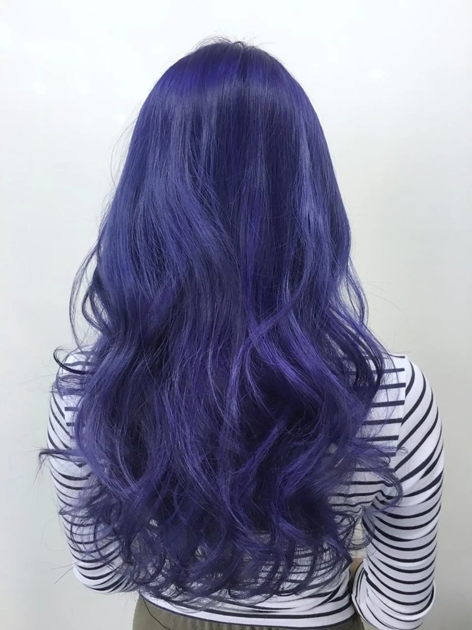 セミロング ＦＵＮＩＣ ファニックのヘアスタイル