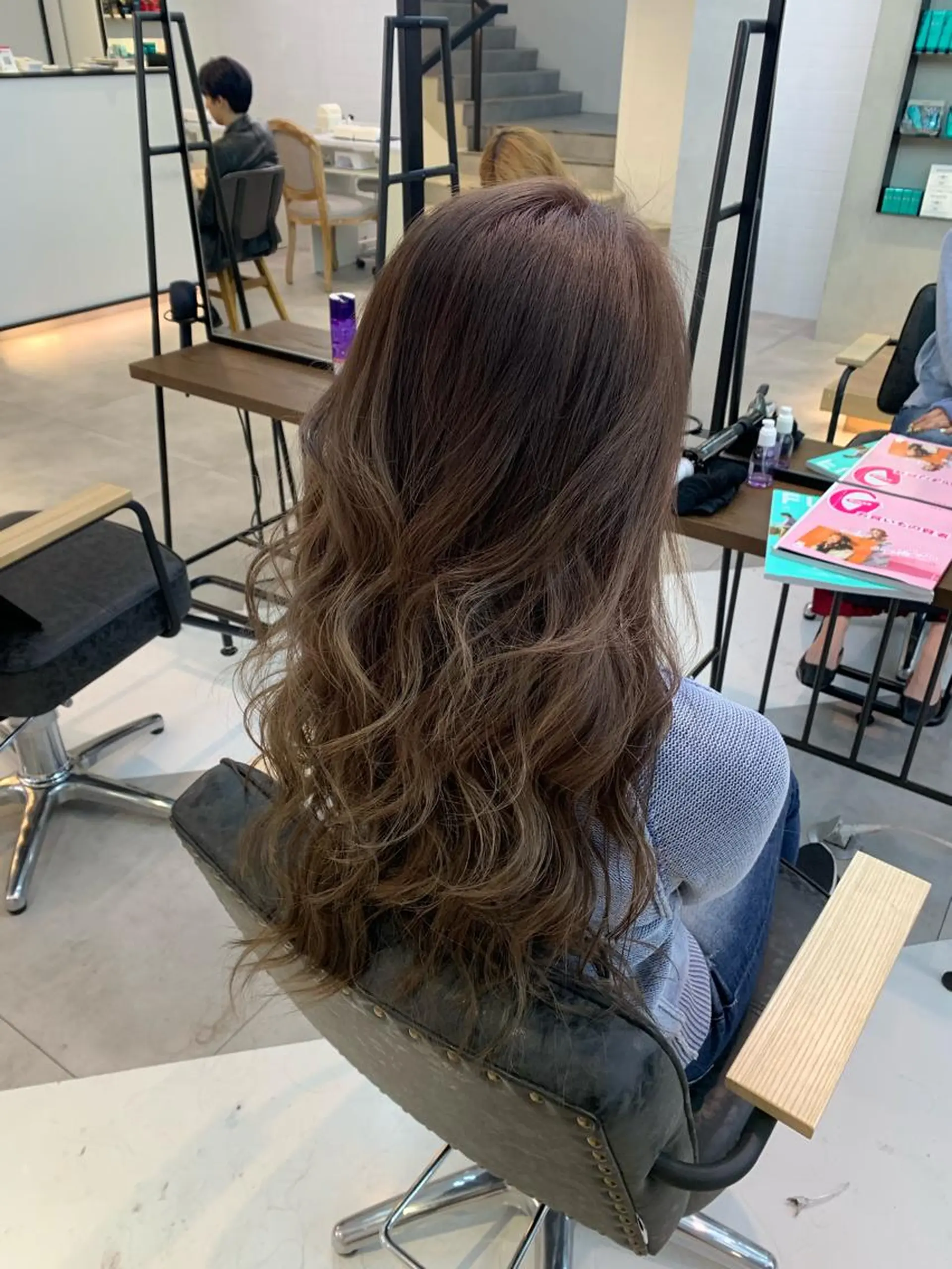 ロング カラー パーマ ヘアアレンジ MELIA所属・まつげと眉MELIA 鈴木のマツエク・マツパデザイン