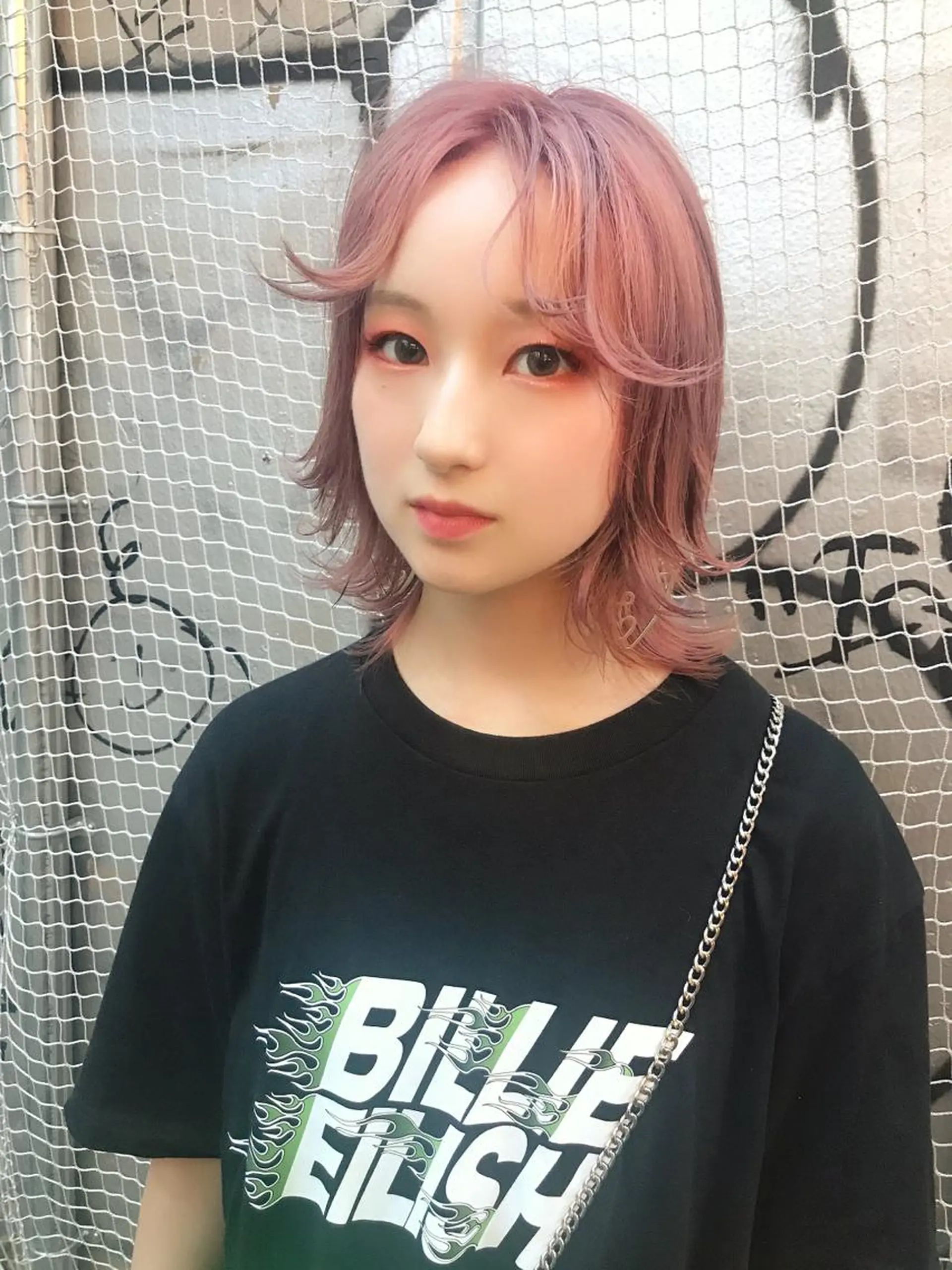 ミディアム カラー ブリーチ ピンクカラー ホワイト&レイヤーカ ットエクステ長畠俊輔のヘアスタイル