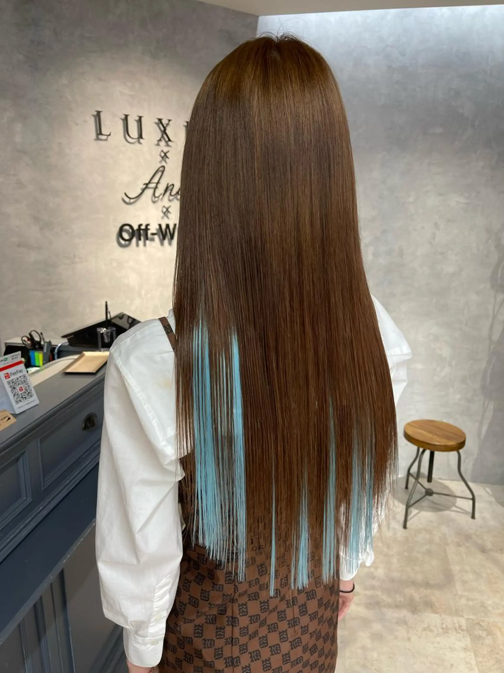 ロング カラー ブリーチ ケアブリーチ ハイライトカラー インナーカラー ハイライト エクステ オフホワイトアンドなんば所属・福西 洋斗のヘアスタイル