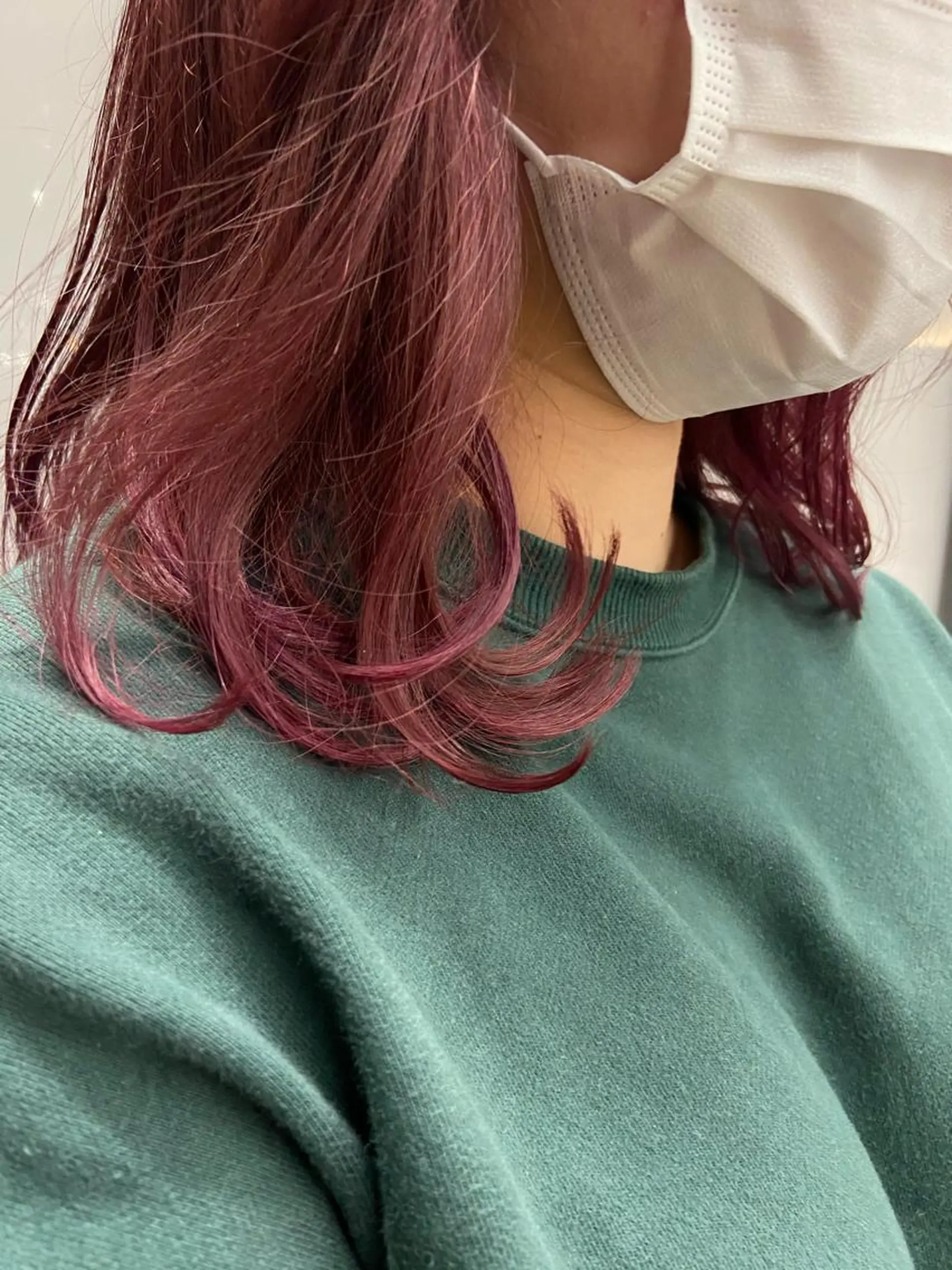 ミディアム 淺谷 美紀のヘアスタイル
