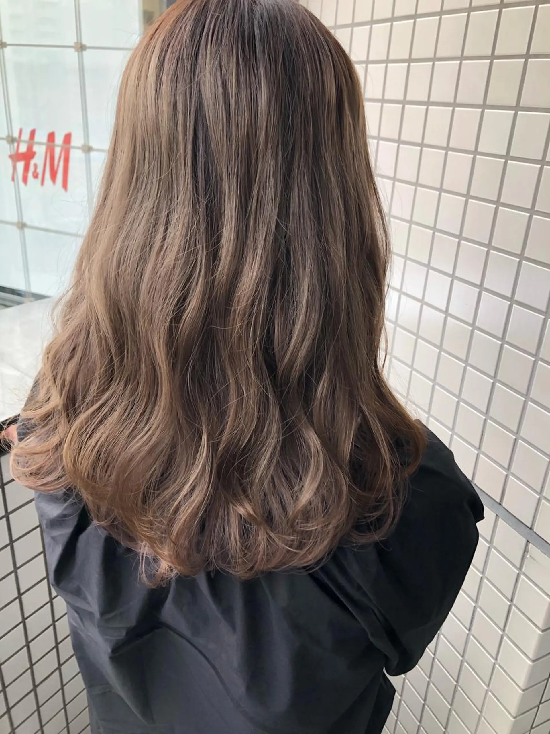 ミディアム カラー アッシュ アッシュブラウン ブラウンカラー 女性リピ90%🍨 🩷佐藤みずきのヘアスタイル