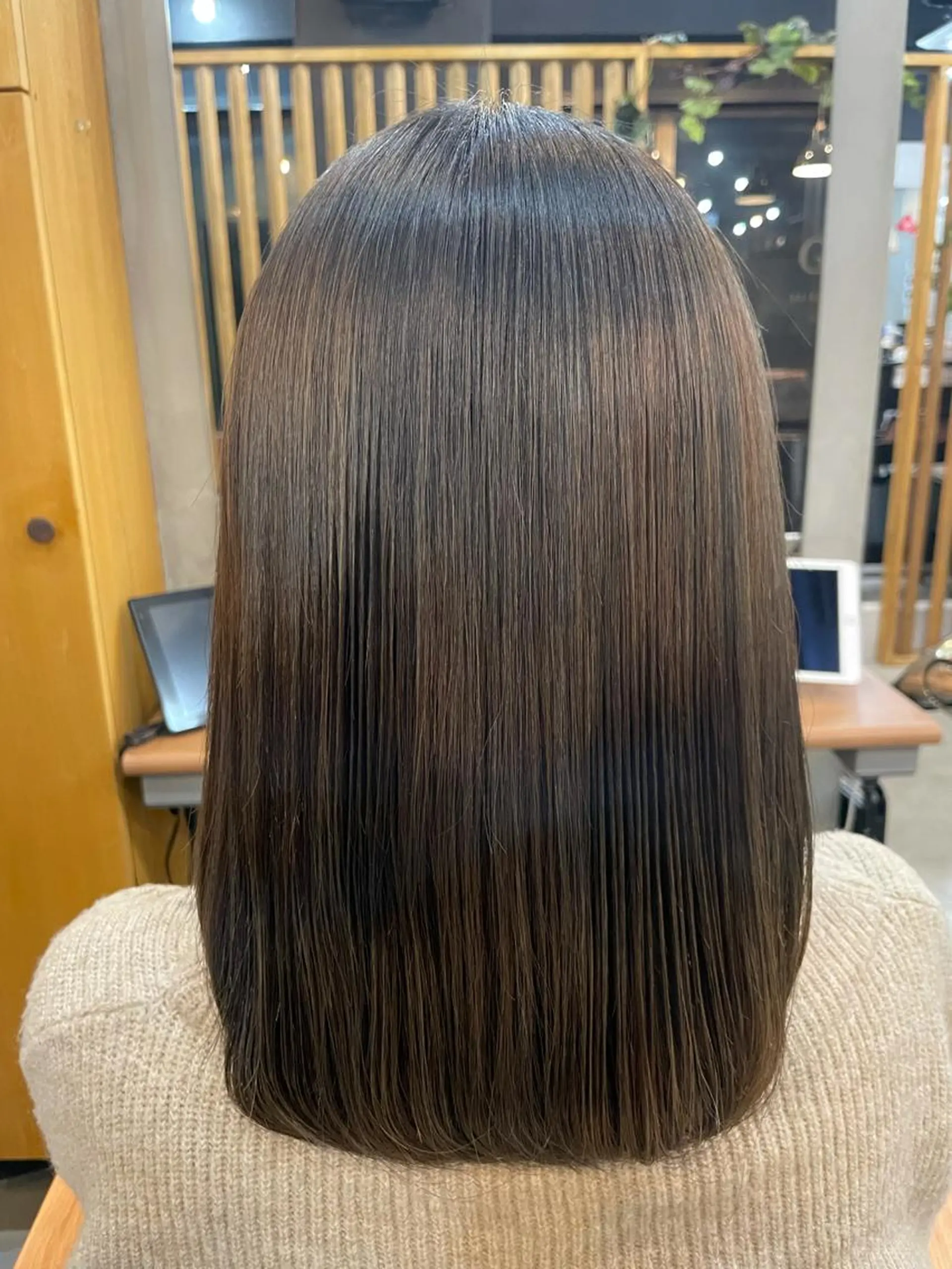 セミロング hairsalon Laugh-ter所属・荻田 佳菜子のヘアスタイル