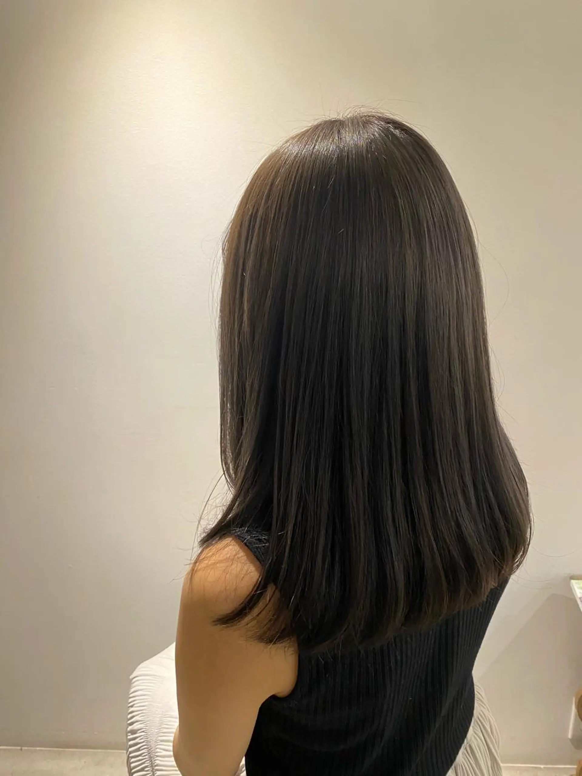 セミロング カラー グレージュ サイトウ アカネのヘアスタイル