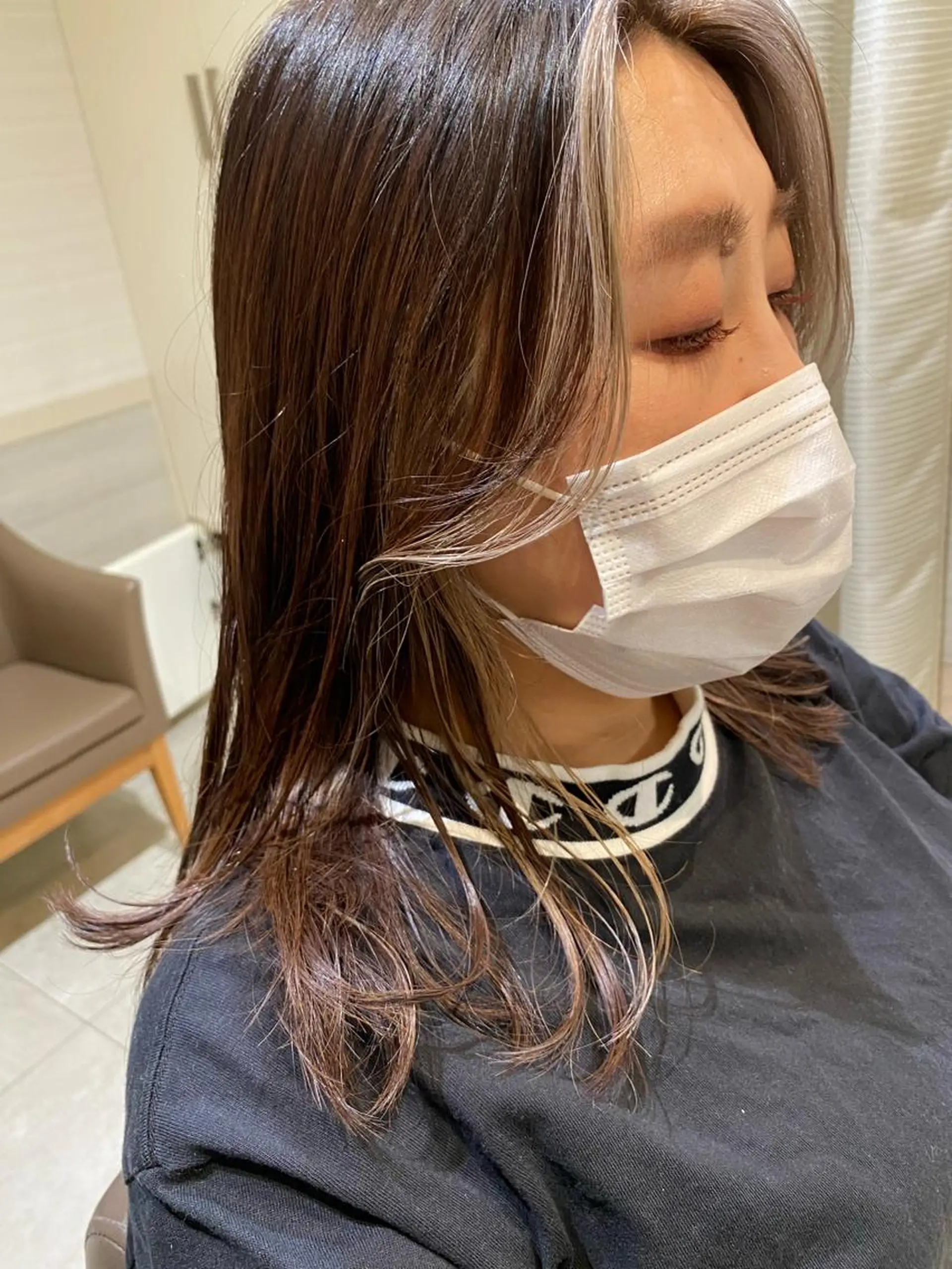 セミロング カラー ヘアカラー トリートメント プレイングカラー🤍 細めハイライトのヘアスタイル