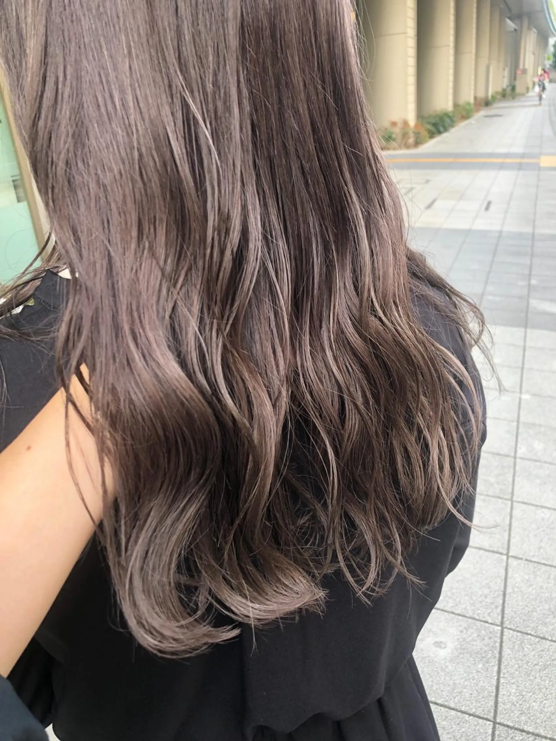 ロング カラー パーマ ネイル マツエク・マツパ グレージュ ニシダヒカリ🌙 髪質改善×似合わせのヘアスタイル