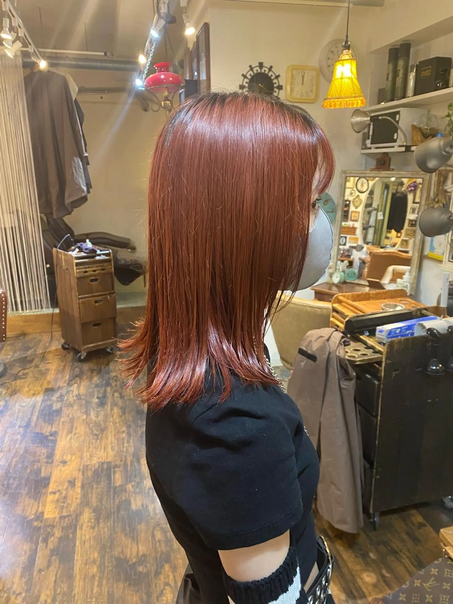 ミディアム カラー ヤスザトアヤノ ／レイヤー／オリーブのヘアスタイル