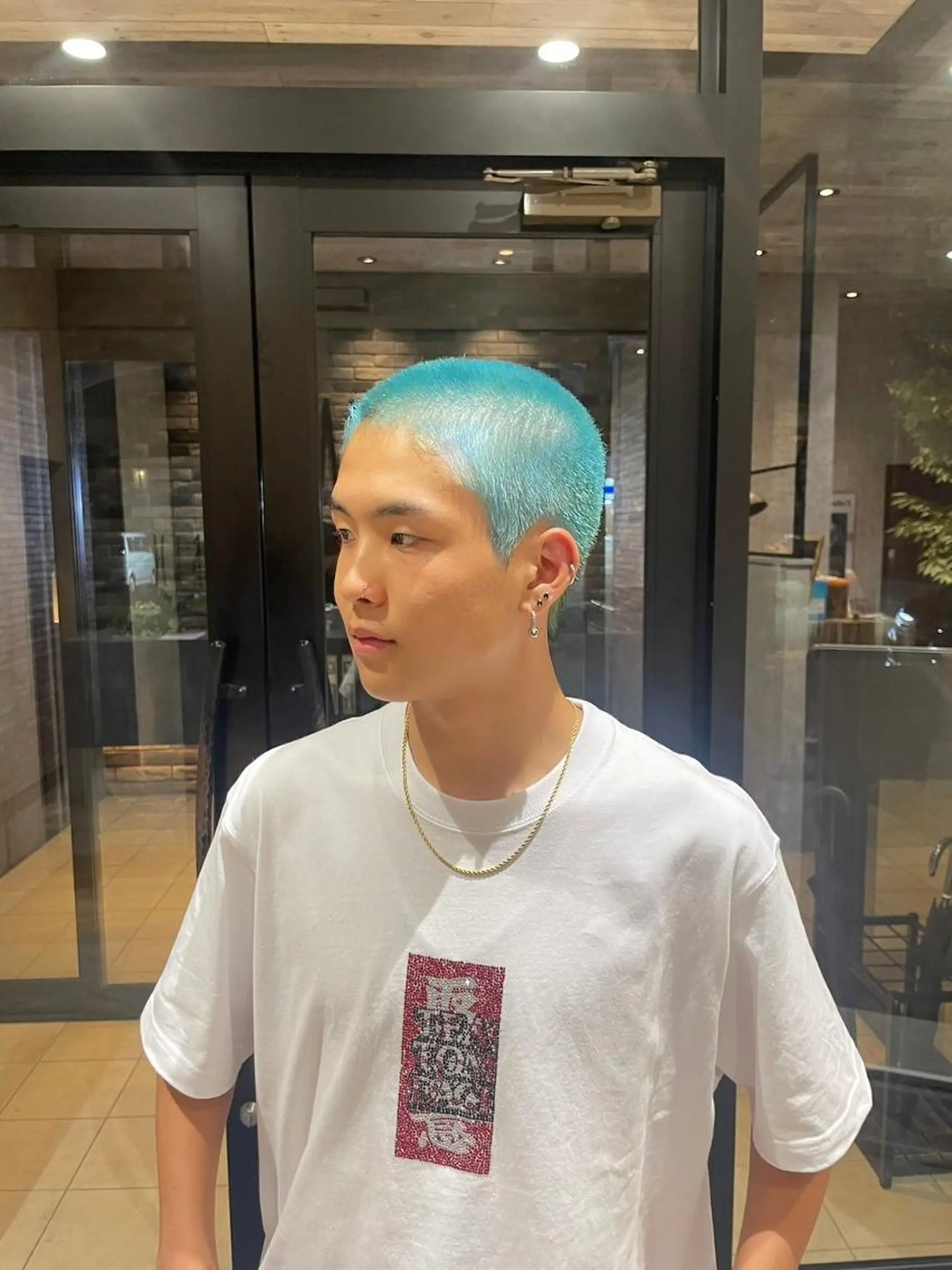 ショート カラー メンズ ボウズ おしゃれボウズ ヘアカラー トリートメント earth 小林亮介 ブリーチ/ハイトーンのヘアスタイル