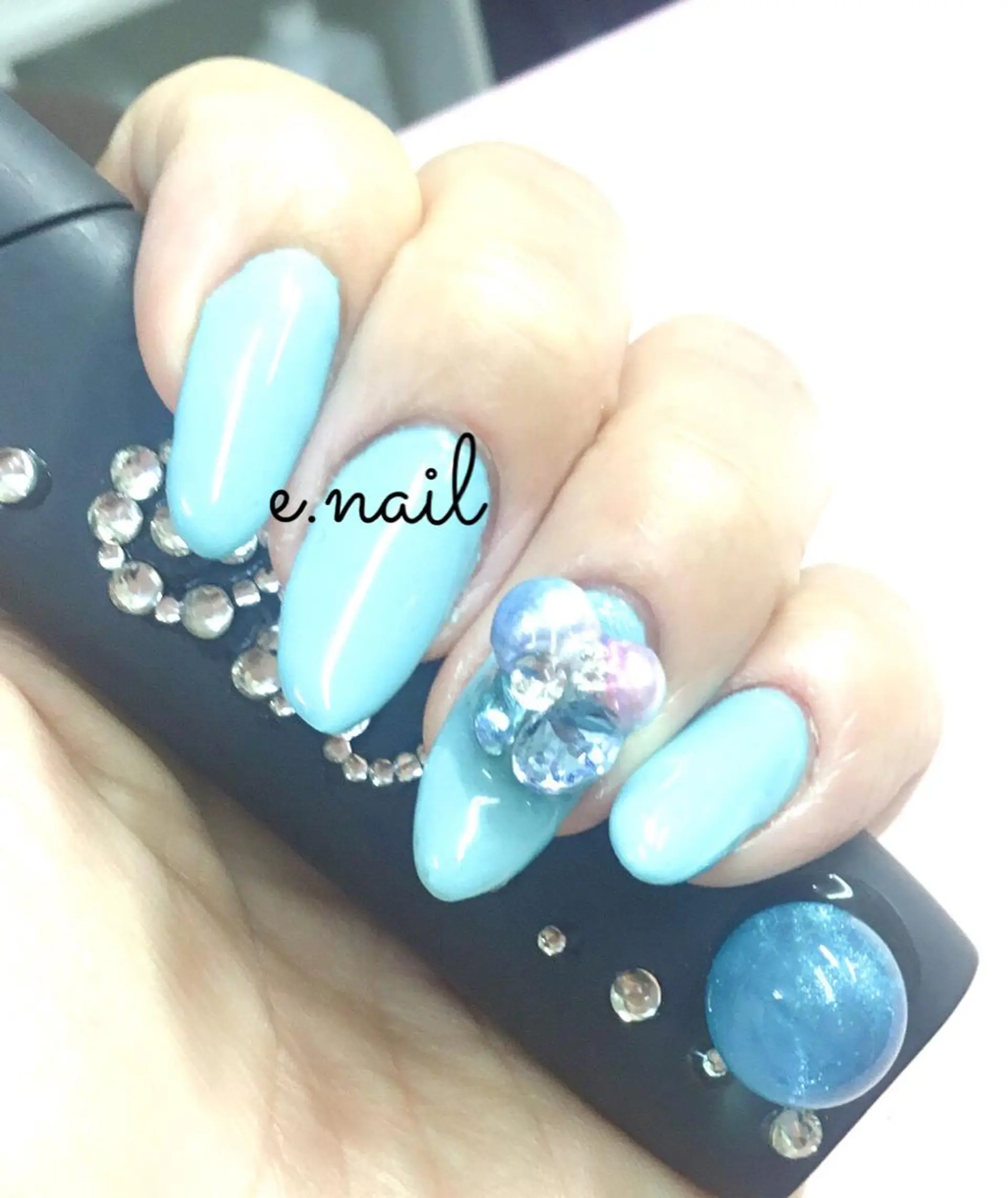 ネイル e.nail所属・和賀井 恵理のネイルデザイン