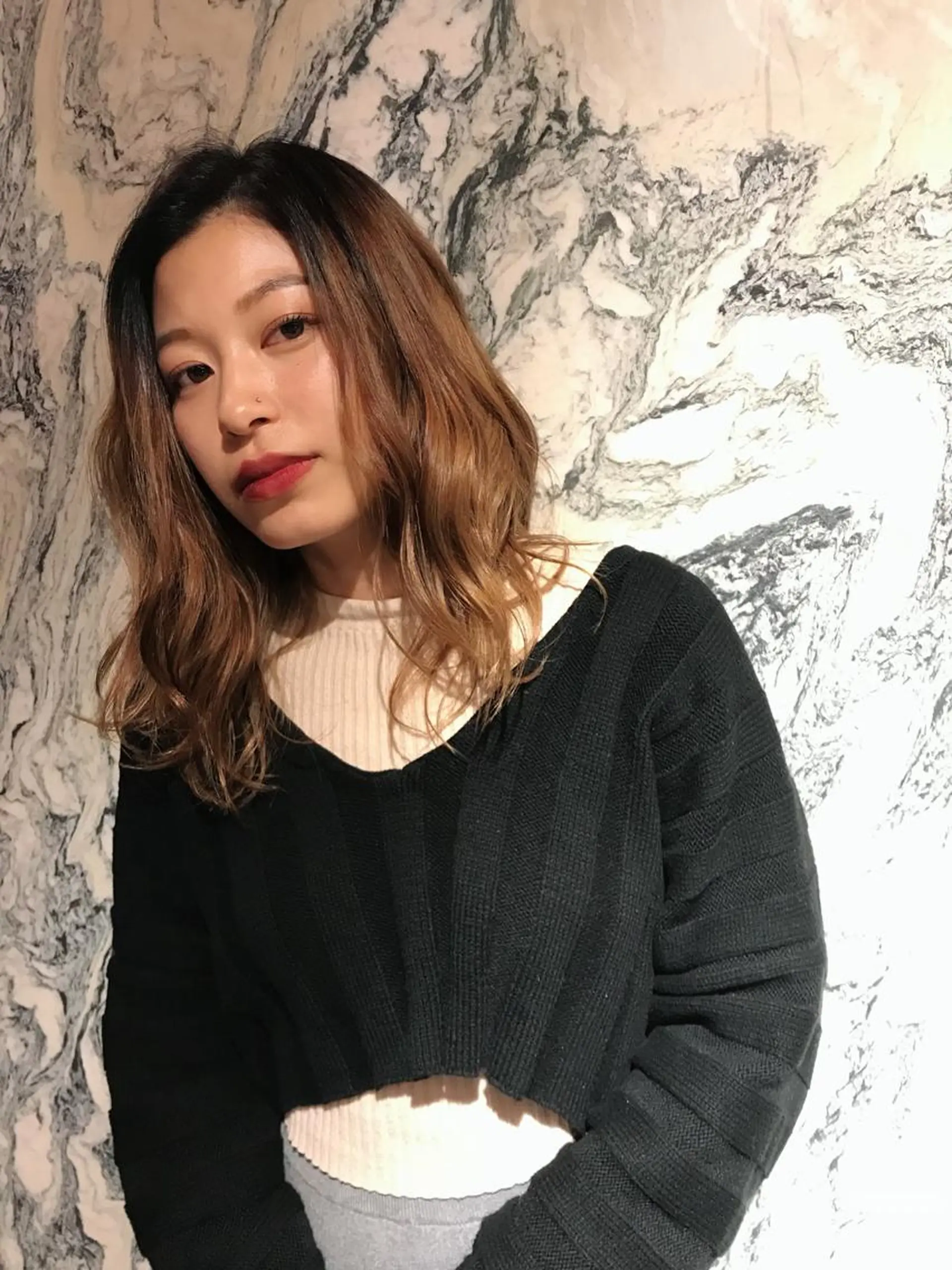 セミロング カラー 黒髪 ブリーチ ブロンド ブルーカラー ブルーブラック LANVERY所属・藤井 さと実のヘアスタイル