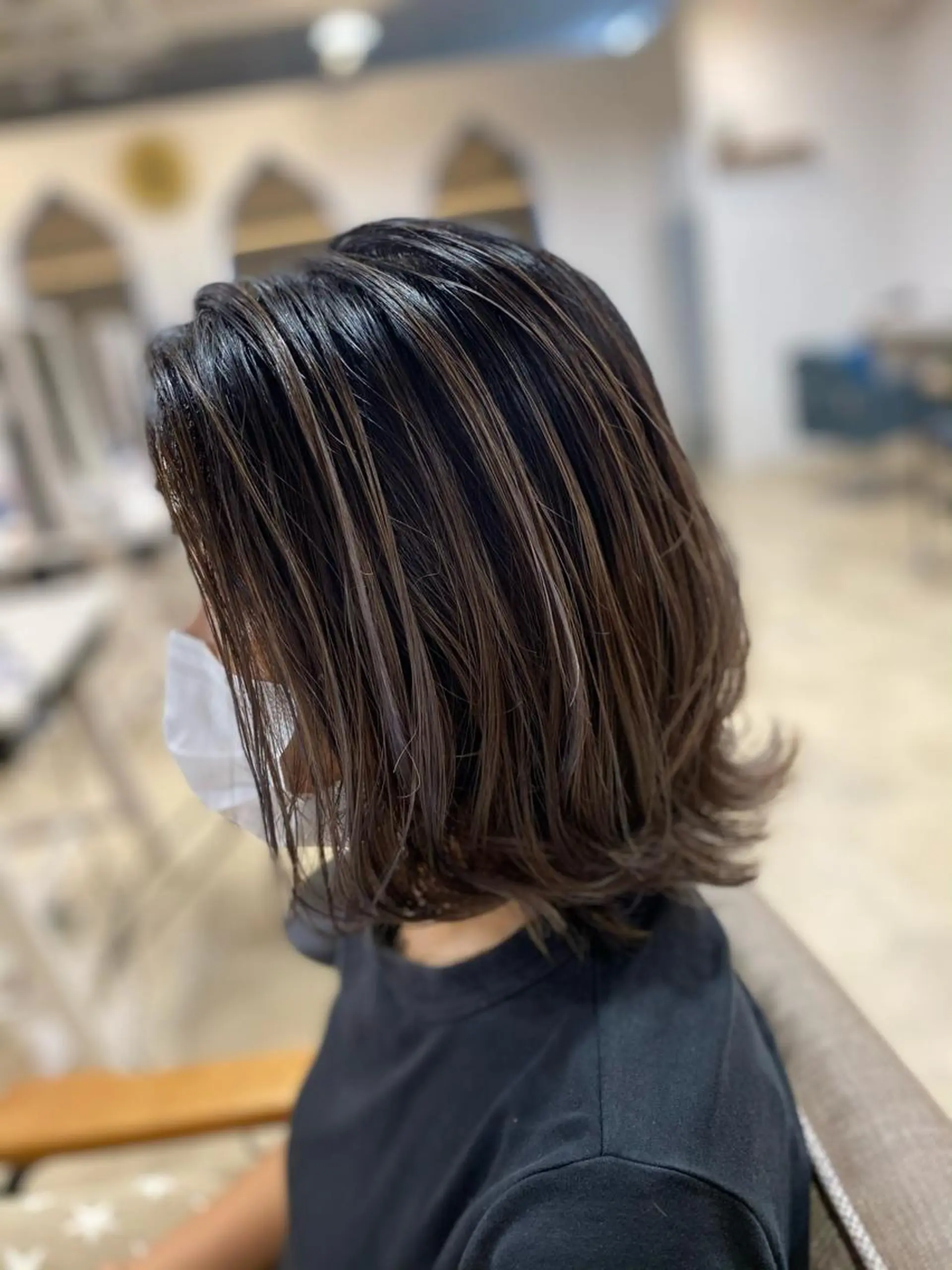 ミディアム カラー バレイヤージュ レイヤーカット ヘアカラー トリートメント AngeBay.NaHa所属・饒平名 知也のヘアスタイル