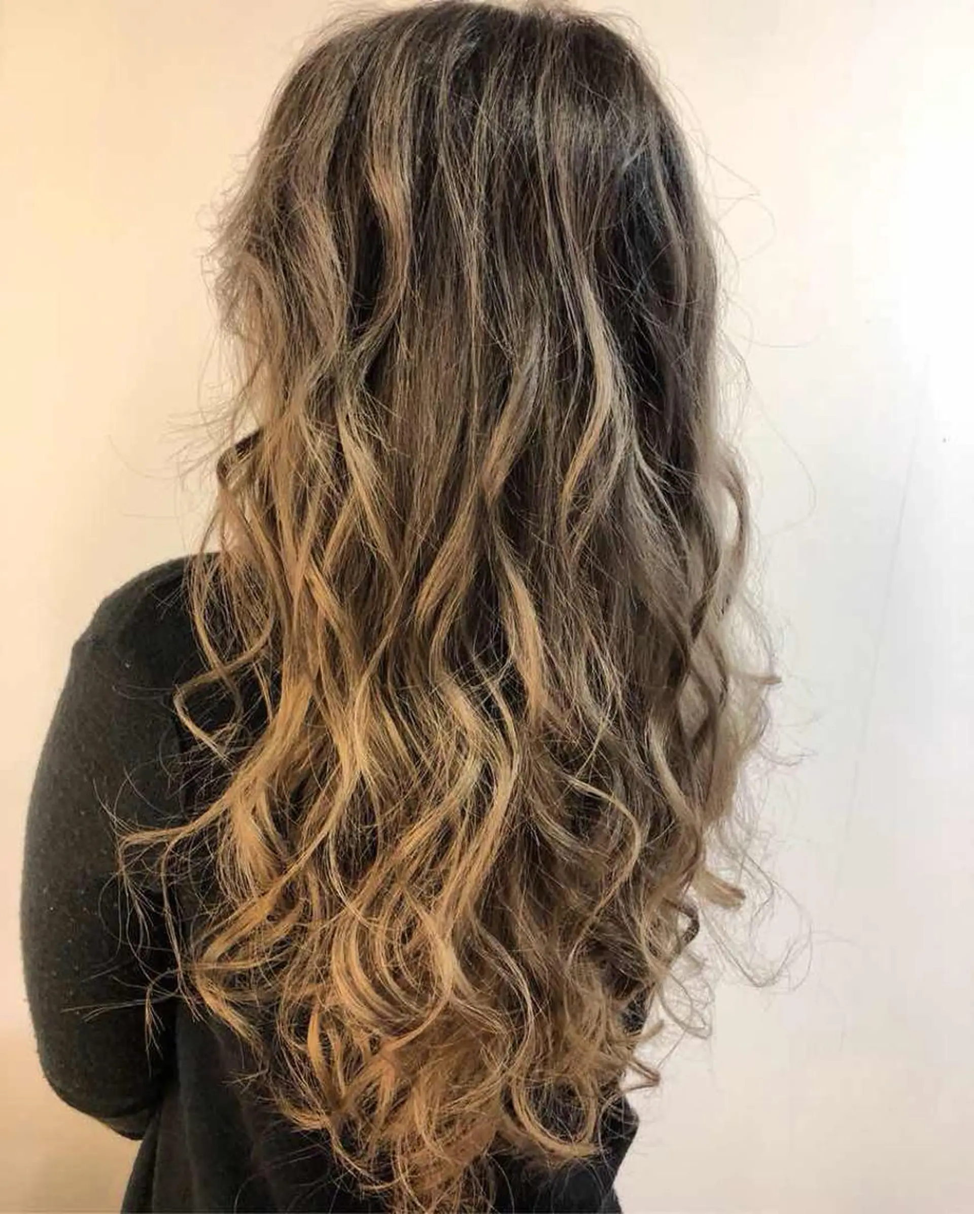 ロング カラー 切りっぱなしボブ アッシュ アッシュグレー バレイヤージュ グラデーションカラー ✨髪質改善✨完全個室 三橋正隆のヘアスタイル