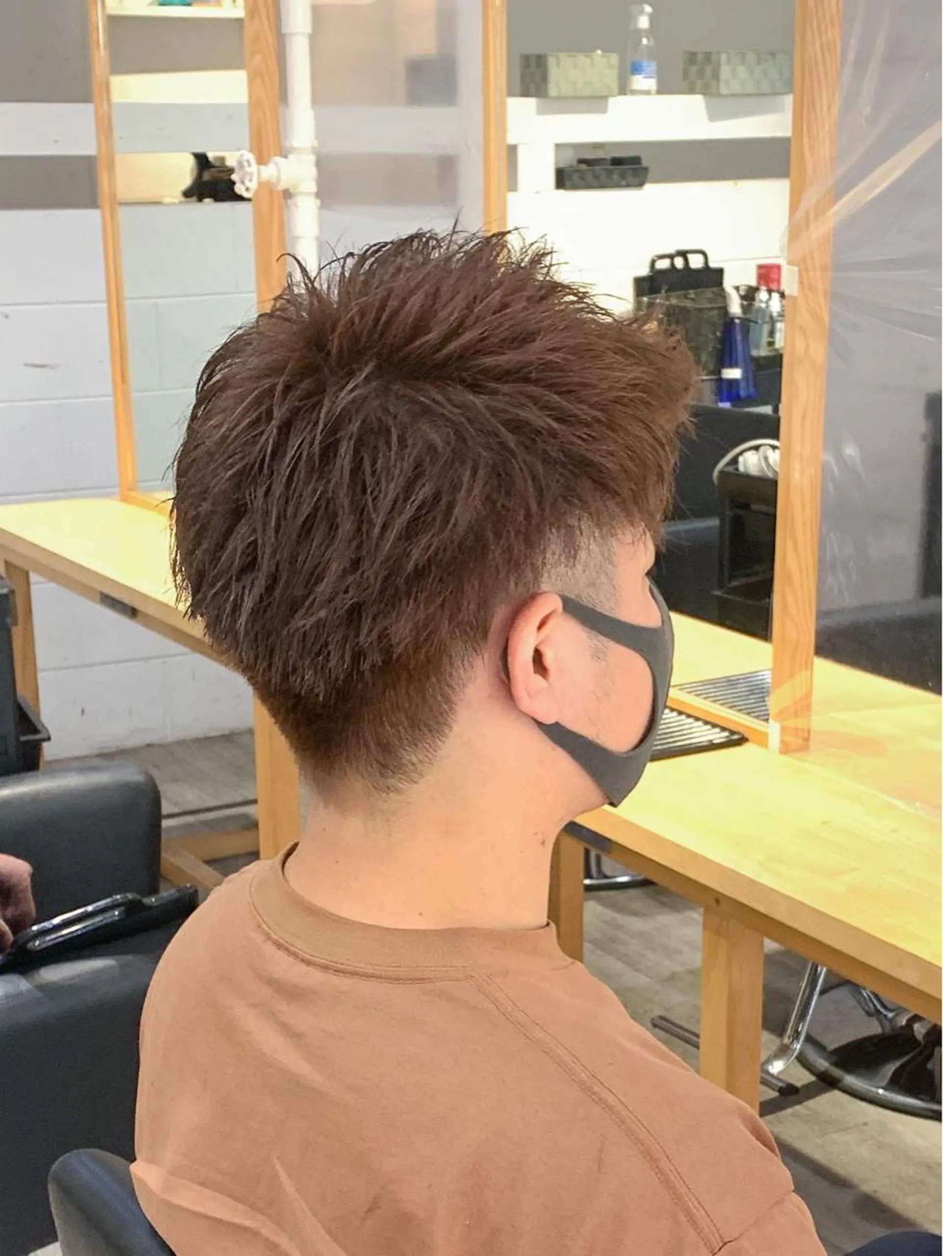 ショート カラー メンズ 刈り上げ アッシュ 鈴木 悠平のヘアスタイル