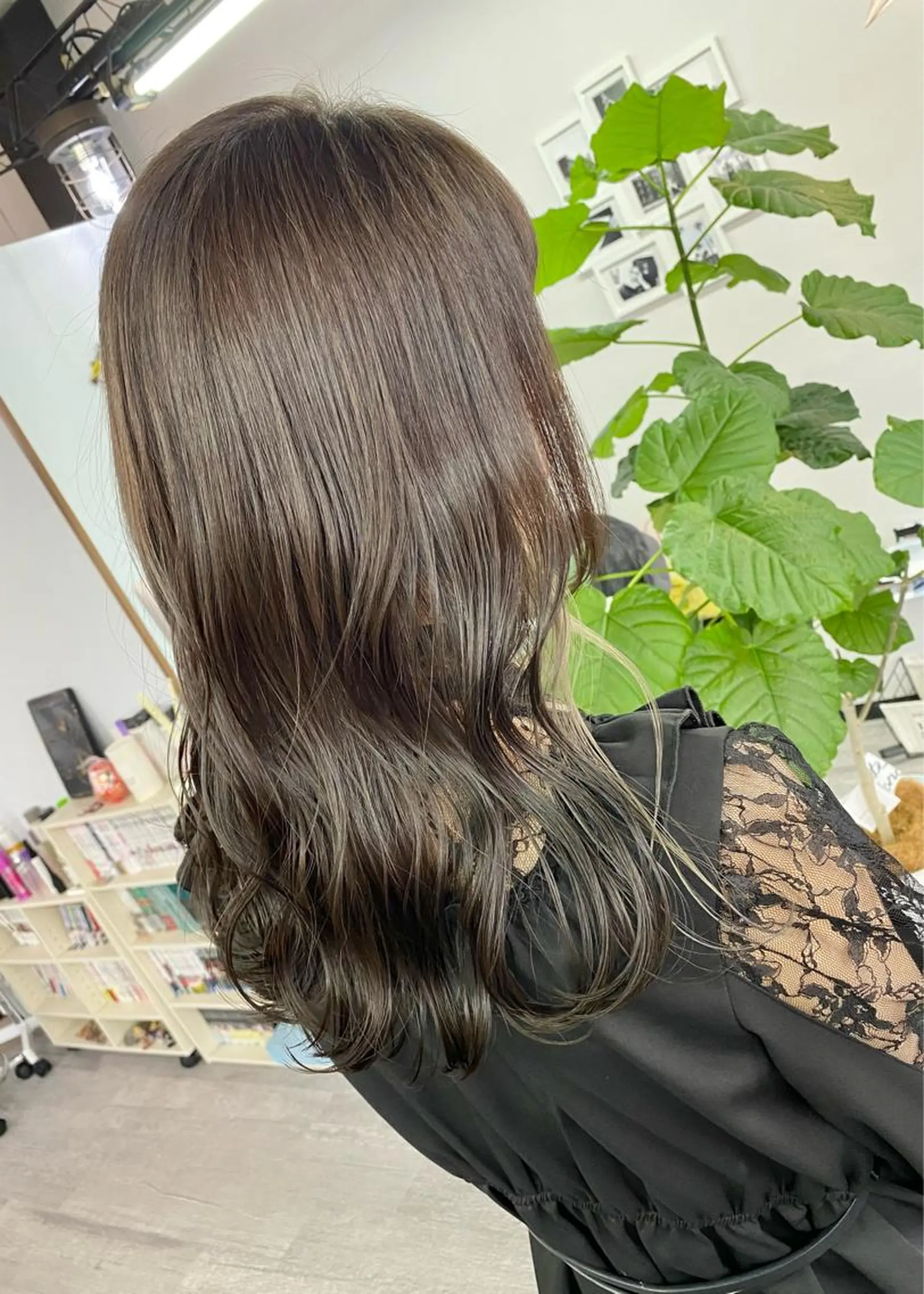 セミロング カラー ヘアカラー トリートメント 名畑 裕貴のヘアスタイル