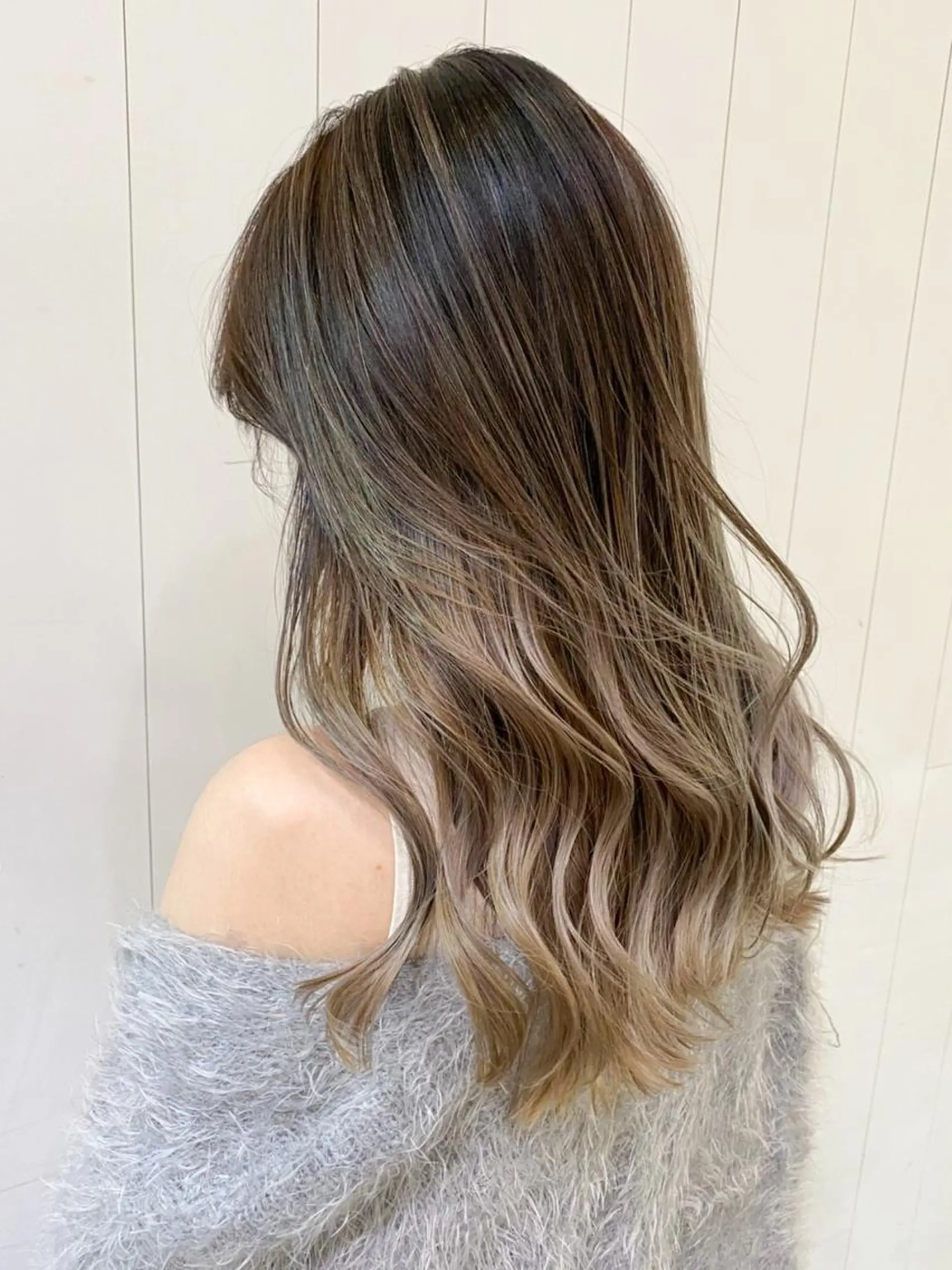 ロング カラー パーマ ヘアアレンジ バレイヤージュ ハイライトカラー ハイライト レイヤーカット ITbyALBUM 松戸のヘアスタイル