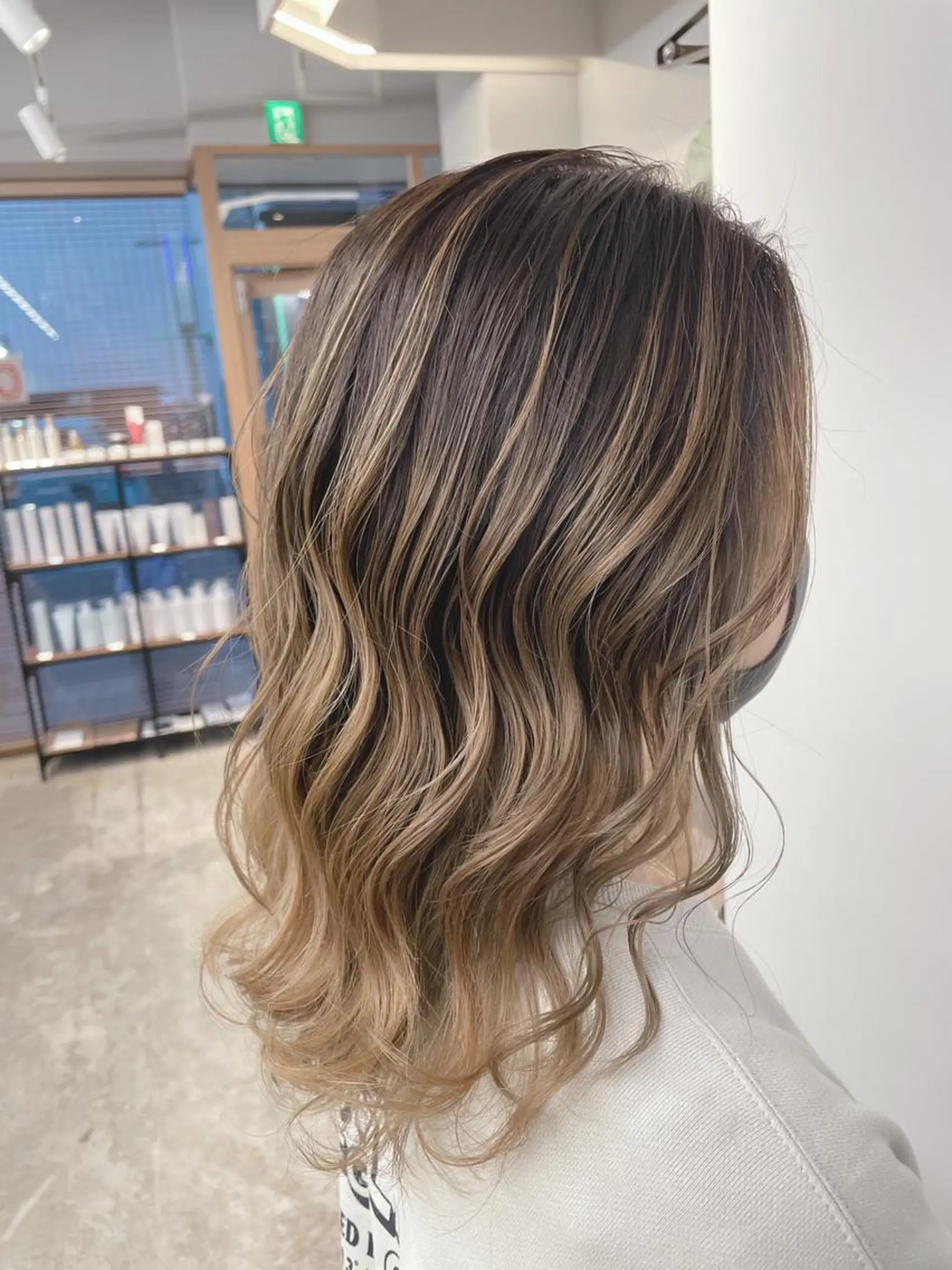 ミディアム Libero by enVogueのヘアスタイル