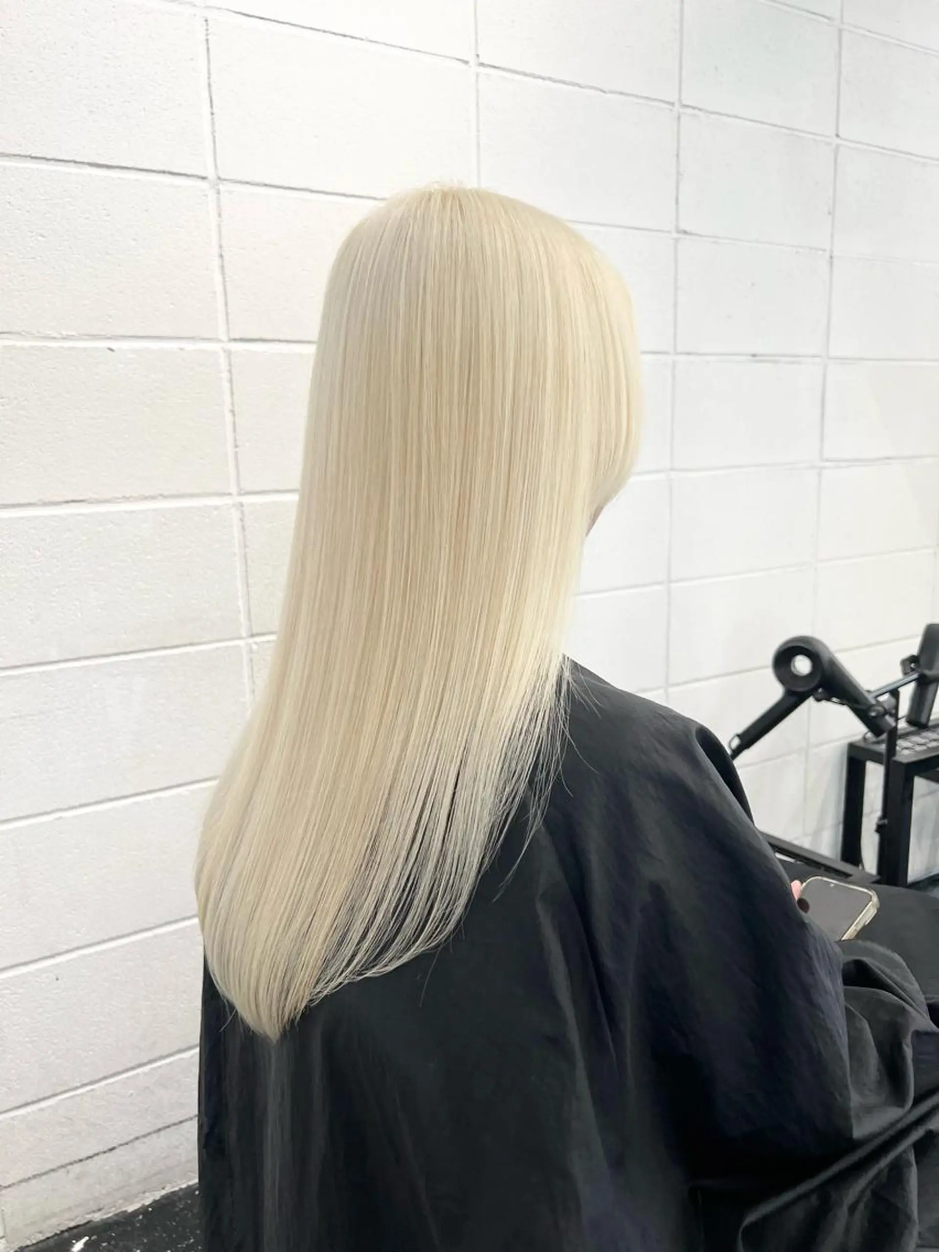 ロング カラー 抜きっぱなしブロンド ヘアカラー トリートメント 🎀ツヤ髪韓国ヘア ミカ🎀のヘアスタイル