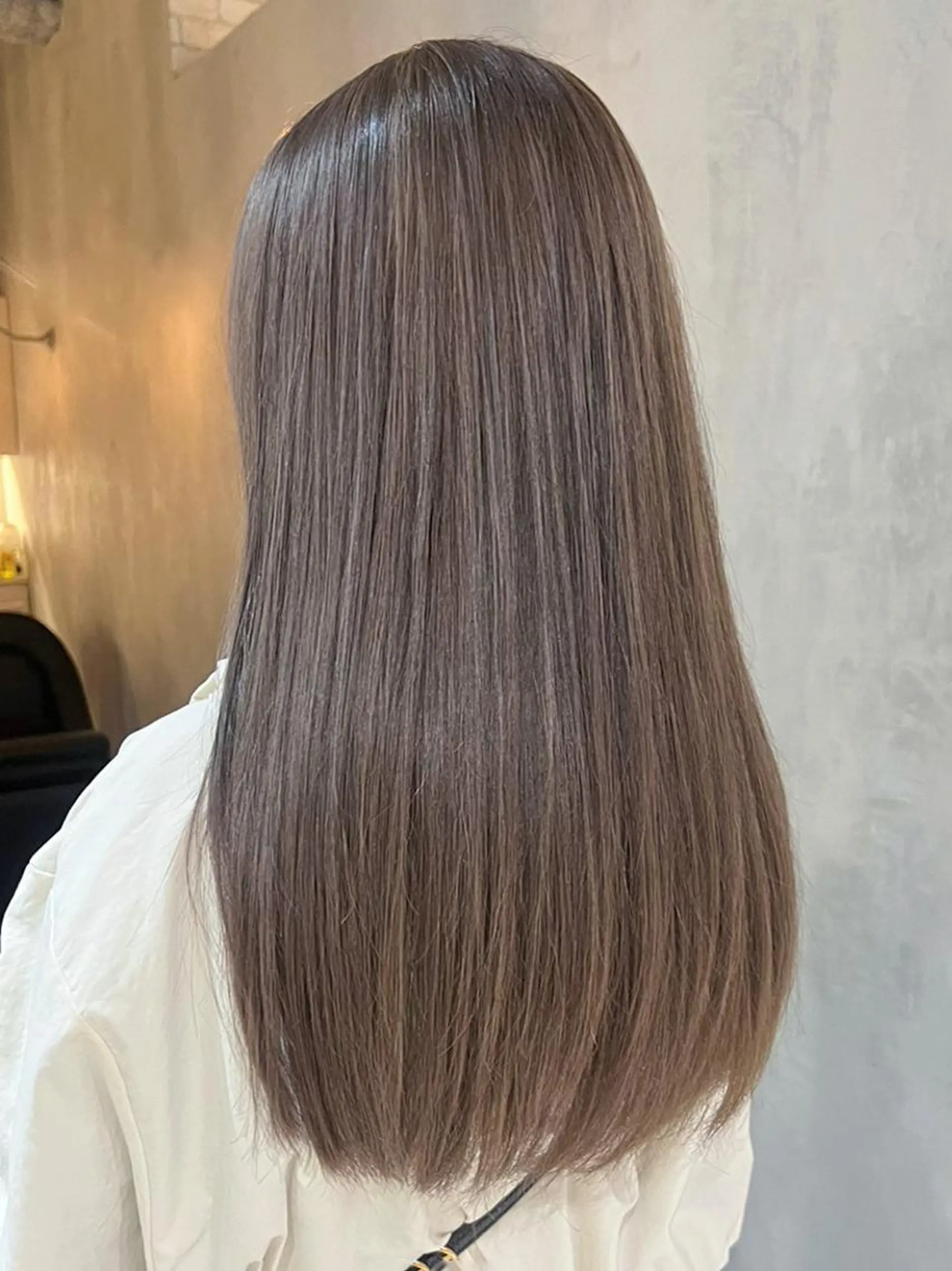セミロング カラー パーマ ヘアアレンジ グレージュ ミルクティーグレージュ カット ヘアカラー トリートメント ITbyALBUM 下北沢店のヘアスタイル