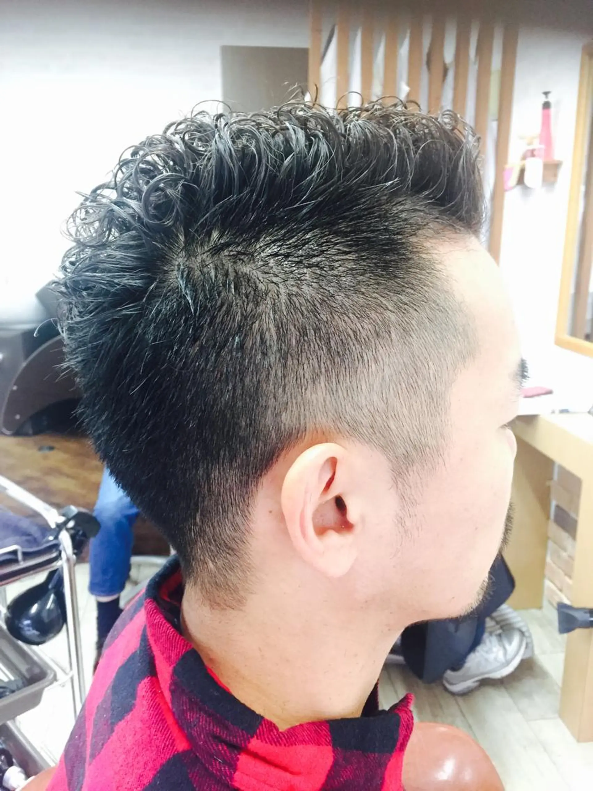 パーマ メンズ メンズパーマ 刈り上げ hair studio nico所属・田中 健太郎のヘアスタイル