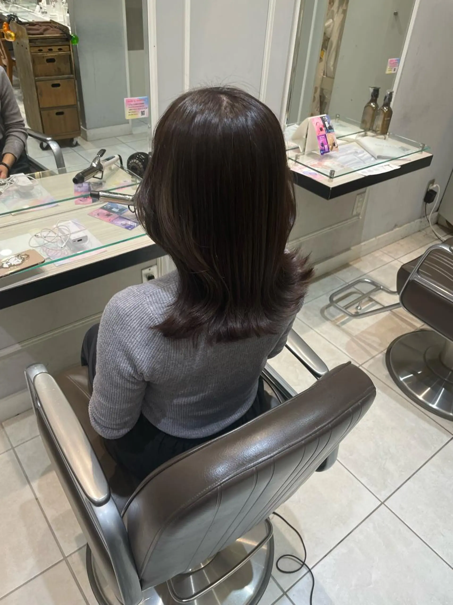 ミディアム カット ヘアカラー トリートメント 🩶赤み消しカラー 🐈‍⬛荻野美思🐾のヘアスタイル