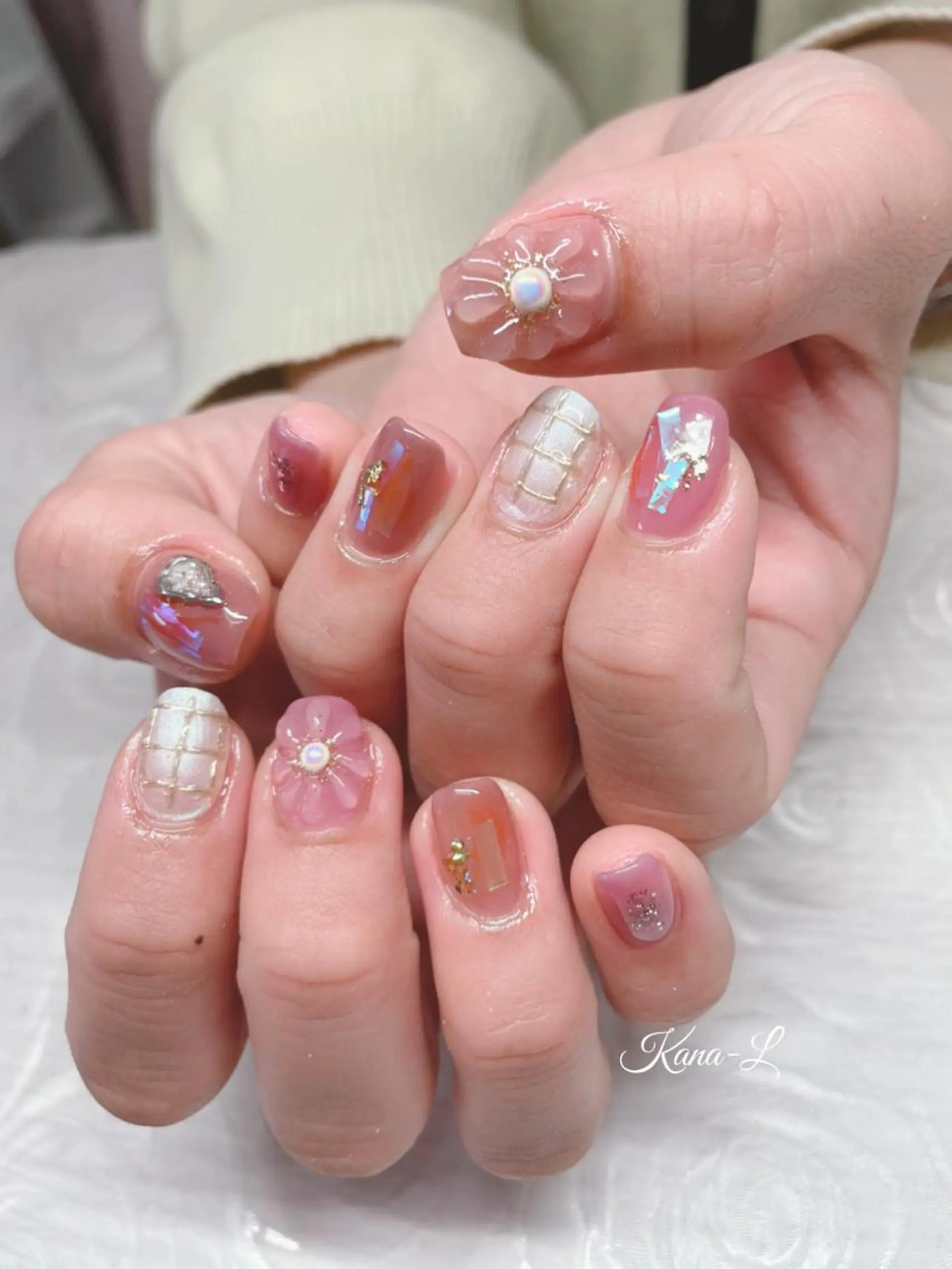 カラー ネイル オーロラネイル フラワーネイル ぷっくりネイル 春ネイル 芦辺 香奈のネイルデザイン