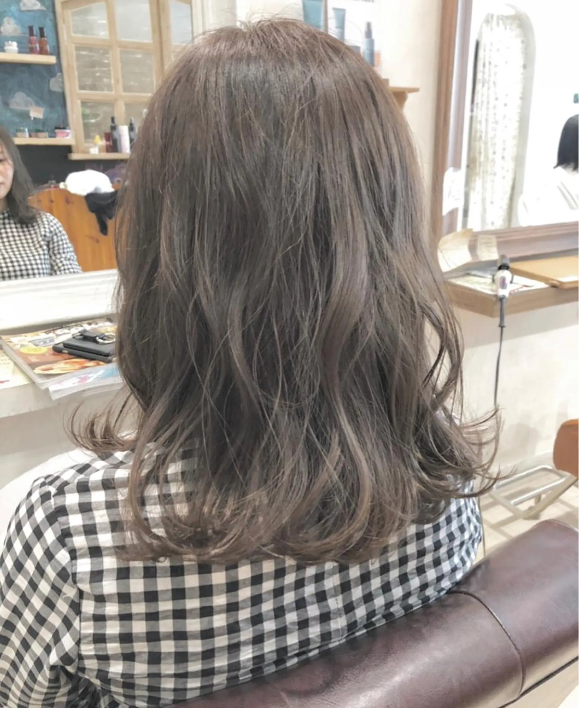 セミロング カラー nakahara madokaのヘアスタイル