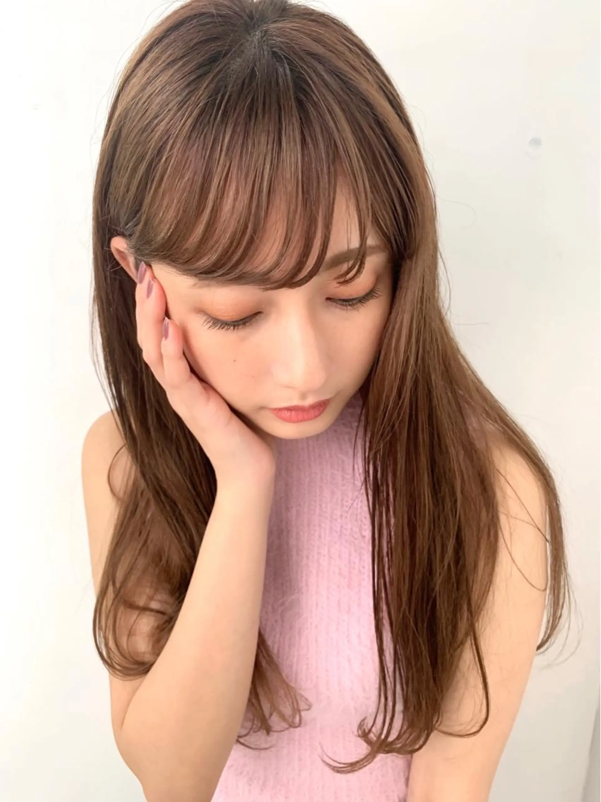 ロング カラー ベージュカラー ミルクティーベージュ ロング ヘアカラー トリートメント chama レイヤーカットのヘアスタイル