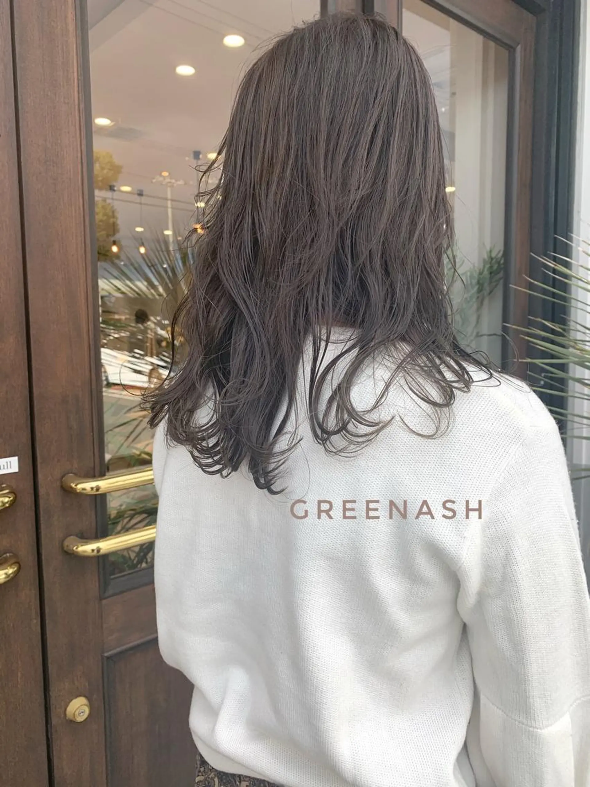 ミディアム カラー 吉原 由菜のヘアスタイル