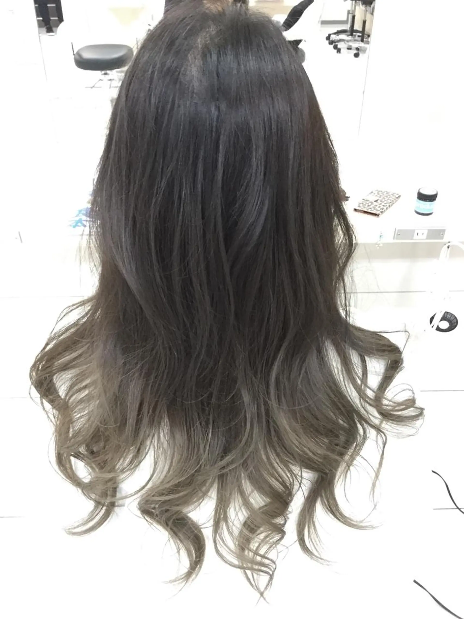 ロング カラー ブリーチ ハイライトカラー ハイライト Ash 山田 勇太のヘアスタイル