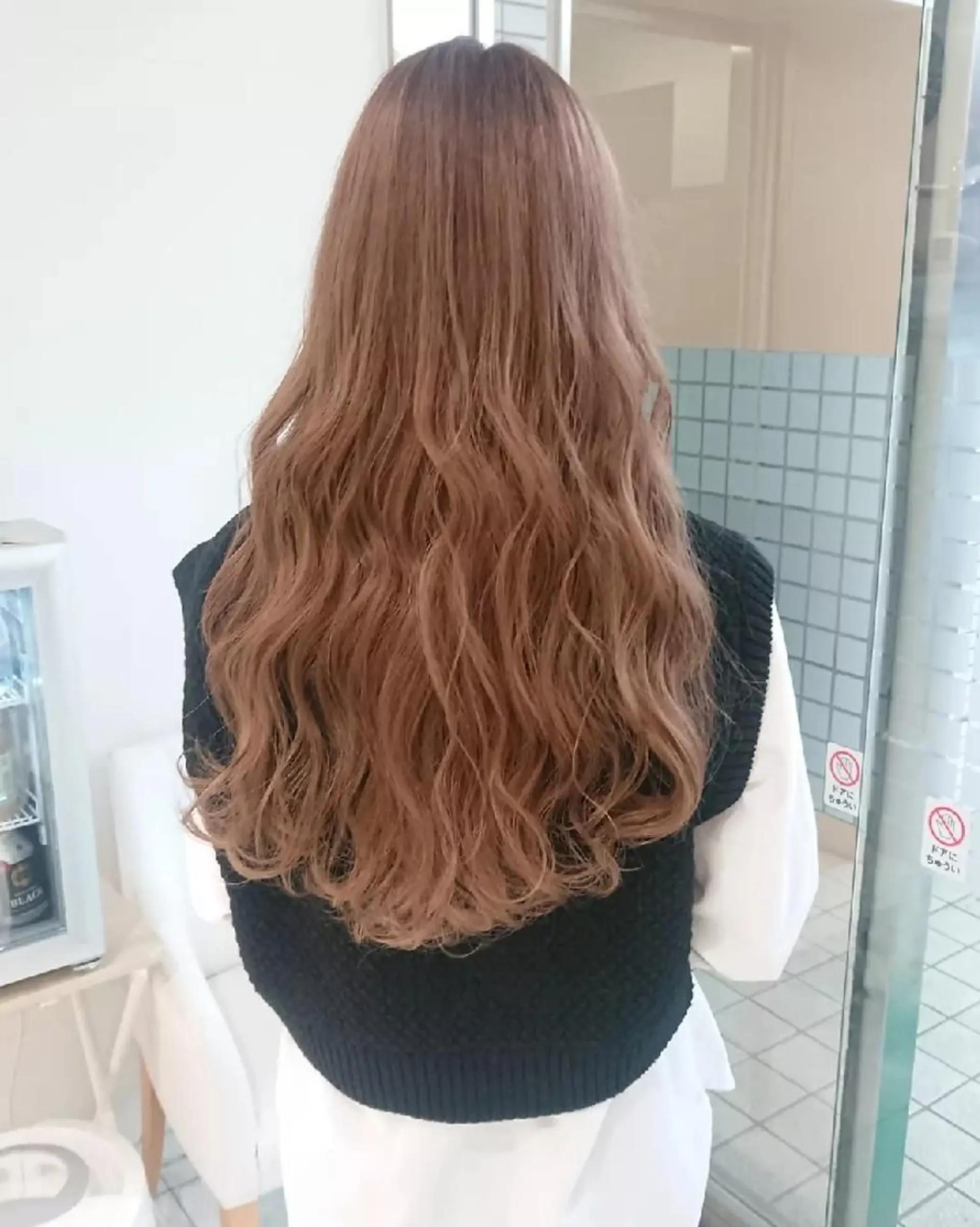 ロング カラー ベージュカラー ブリーチ ケアブリーチ ミルクティーベージュ ヘアカラー トリートメント あらげ 🌈推しカラー🌈ᵕのヘアスタイル