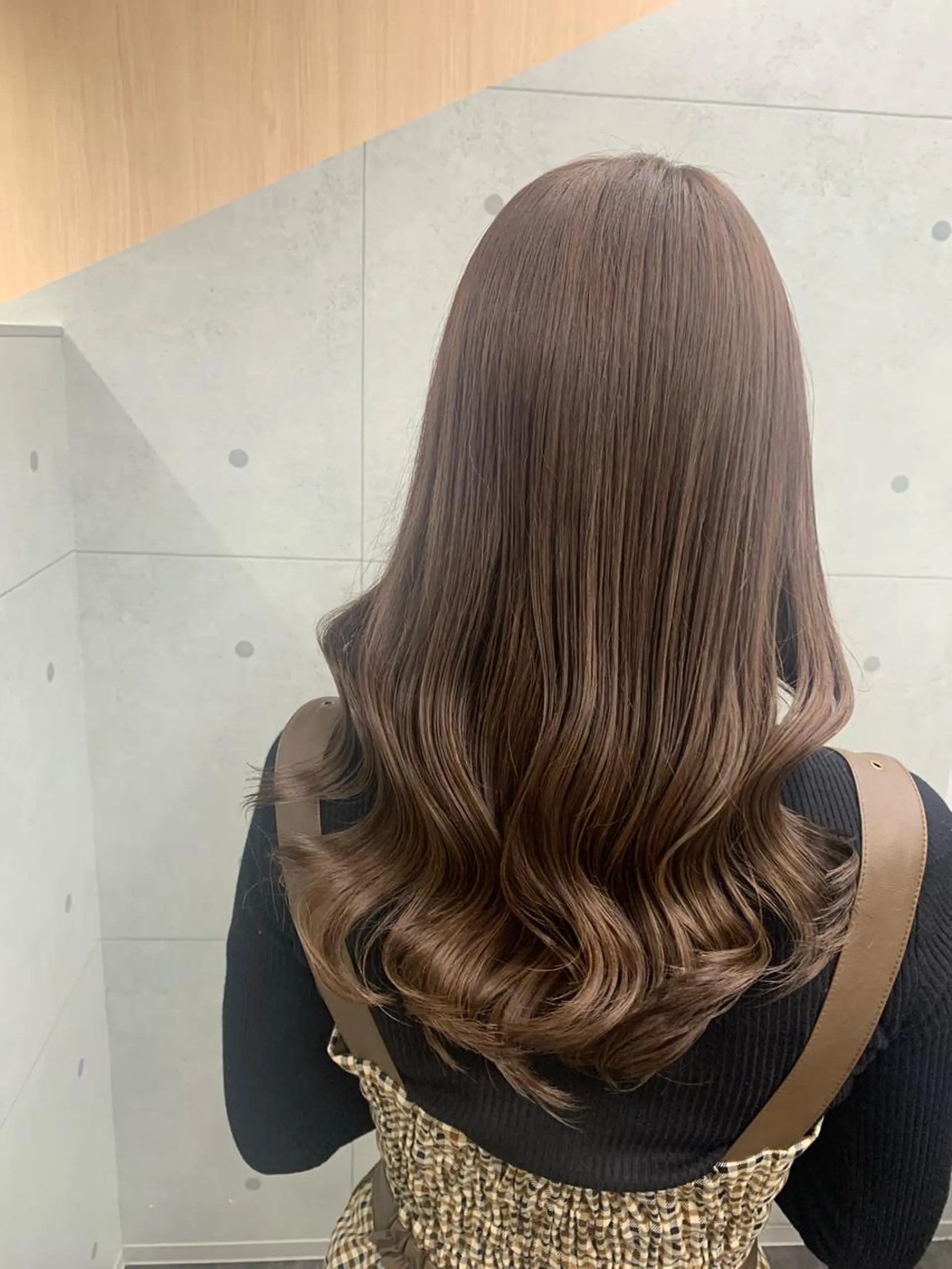ロング アッシュ ハイライト 髪質改善 韓国風ヘア レイヤーカット ヘアカラー トリートメント 韓国風ツヤ髪サロン ⭐️髪質改善ルーチェのヘアスタイル