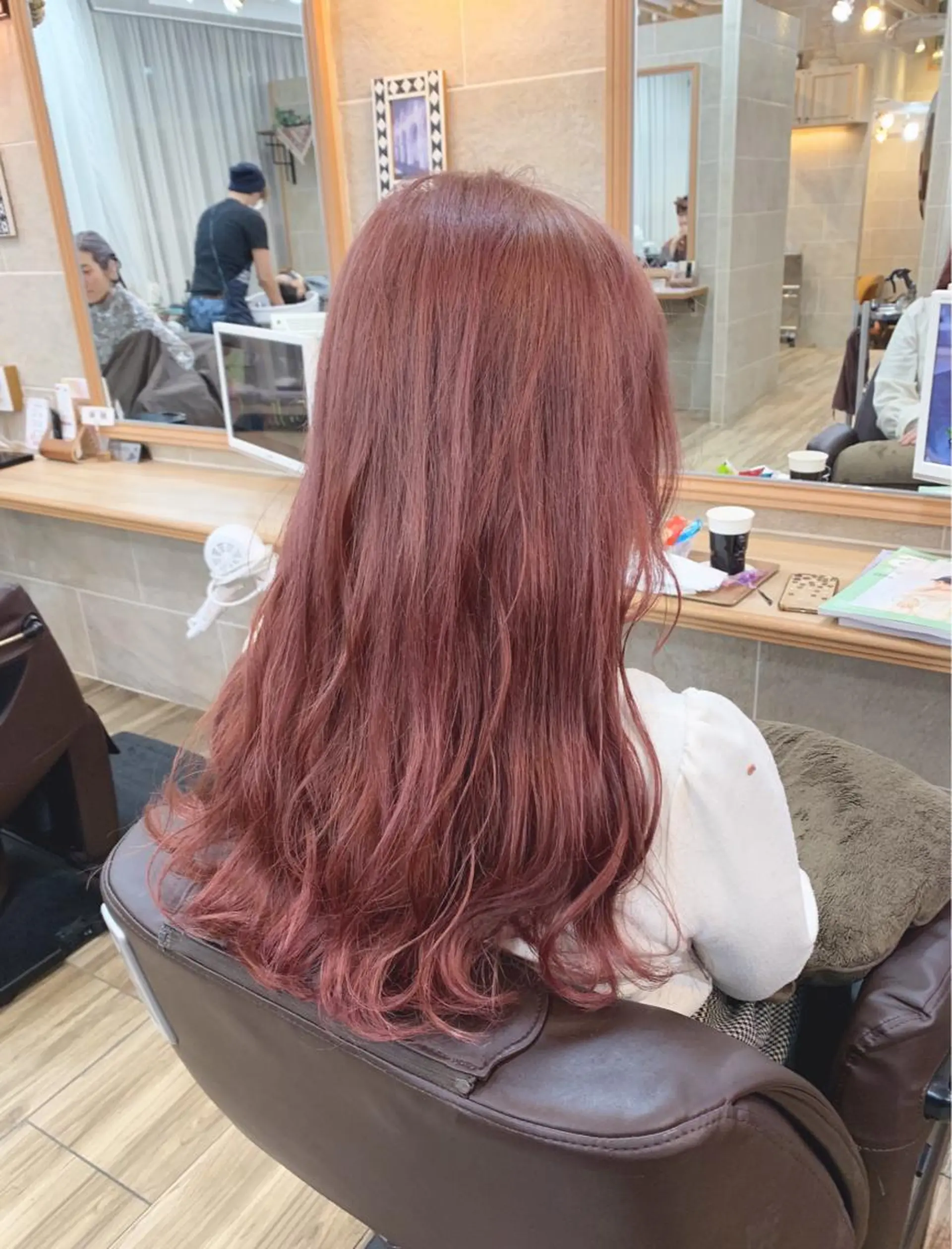 ロング カラー ブリーチ ピンクカラー 平尾 拓也のヘアスタイル