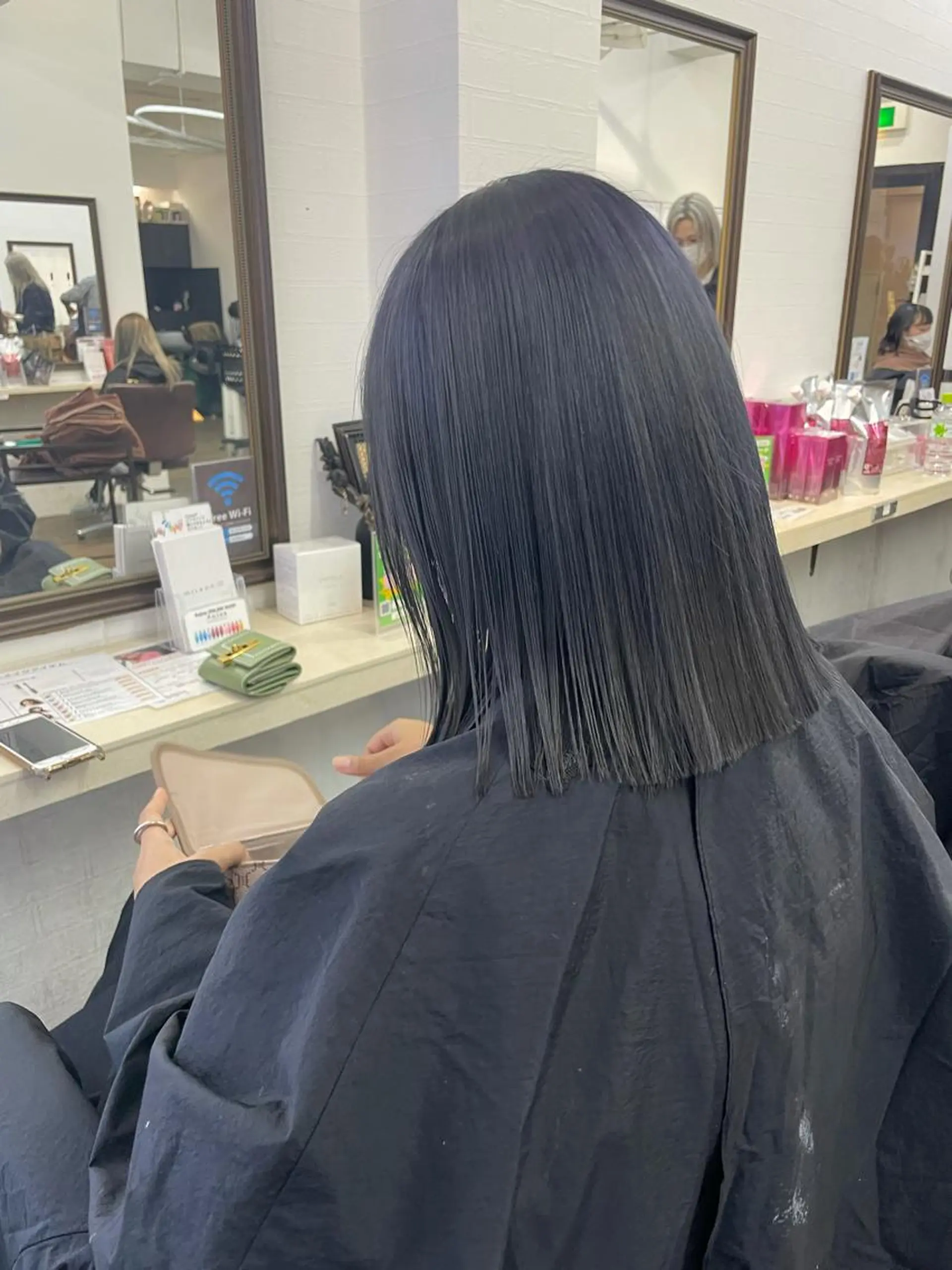 セミロング カラー ヒカ/外国人風 デザインカラーのヘアスタイル