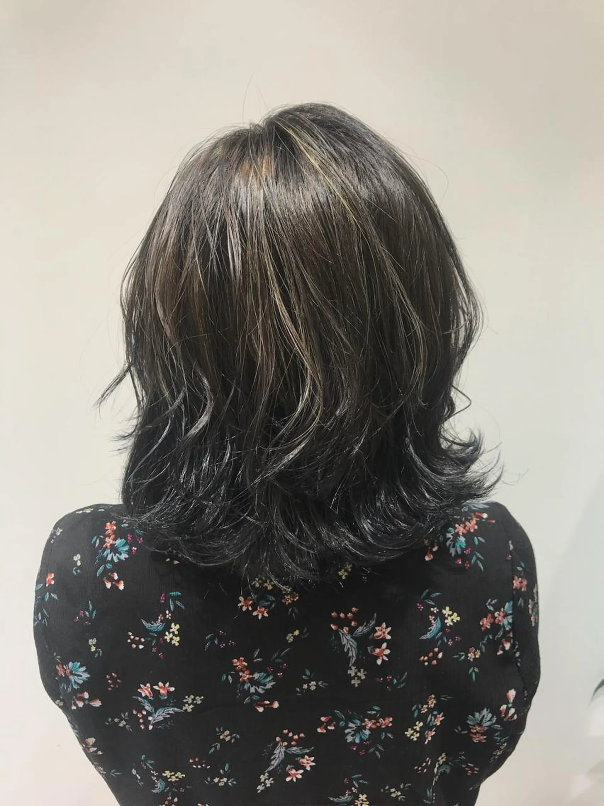 ミディアム カラー ブルーカラー ブルージュ ハイライトカラー ハイライト 縮毛矯正/髪質改善 /韓国風　山川春輝のヘアスタイル