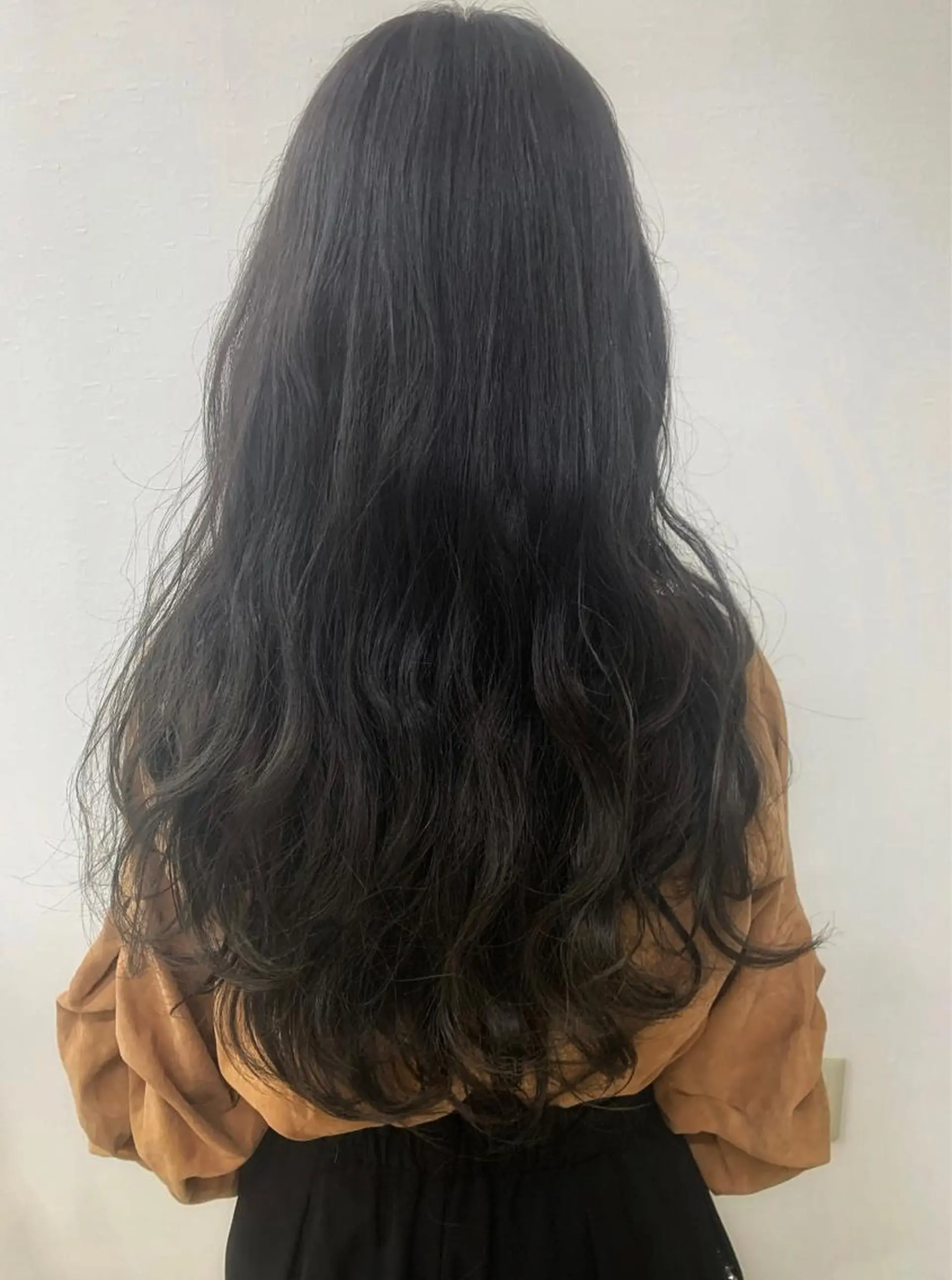 ロング カラー ヘアアレンジ ブルーカラー グレージュ インナーカラー ロング Noah所属・折下 はるかのヘアスタイル