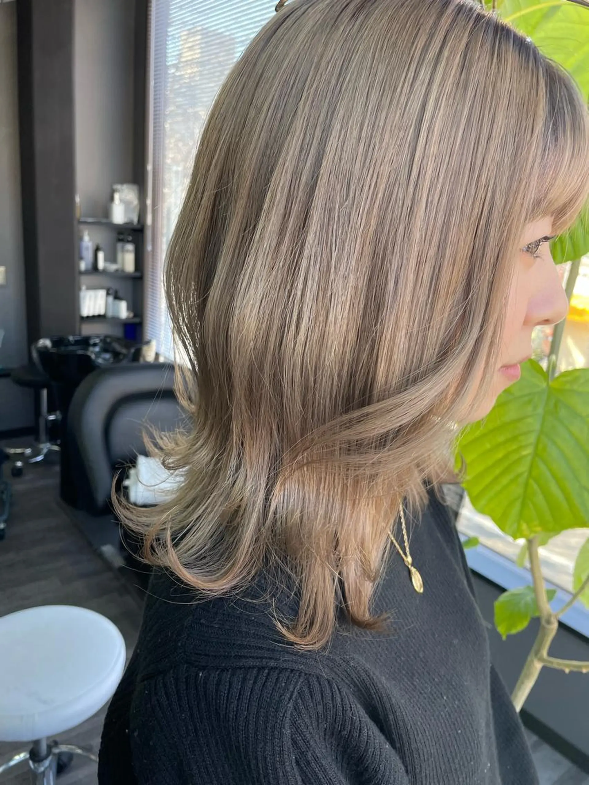 カラー グレージュ ミルクティーグレージュ オノ アカネのヘアスタイル