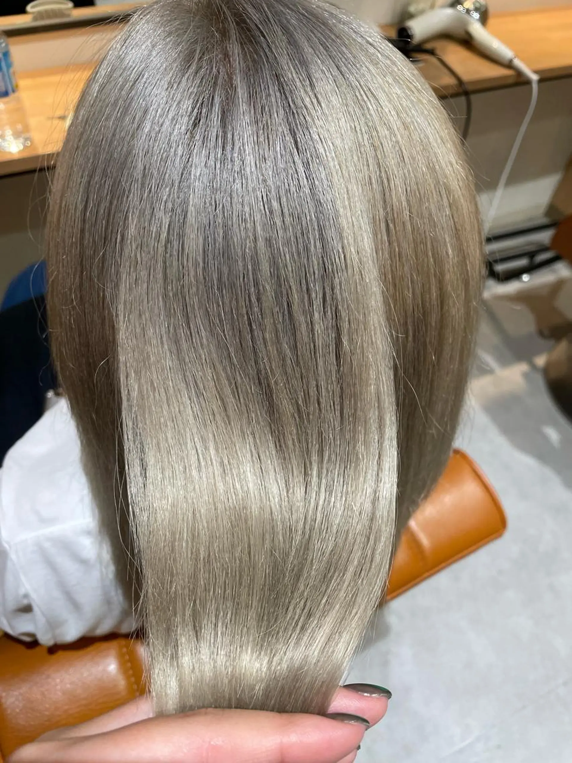 セミロング ヘアカラー 中田 サヤカのヘアスタイル