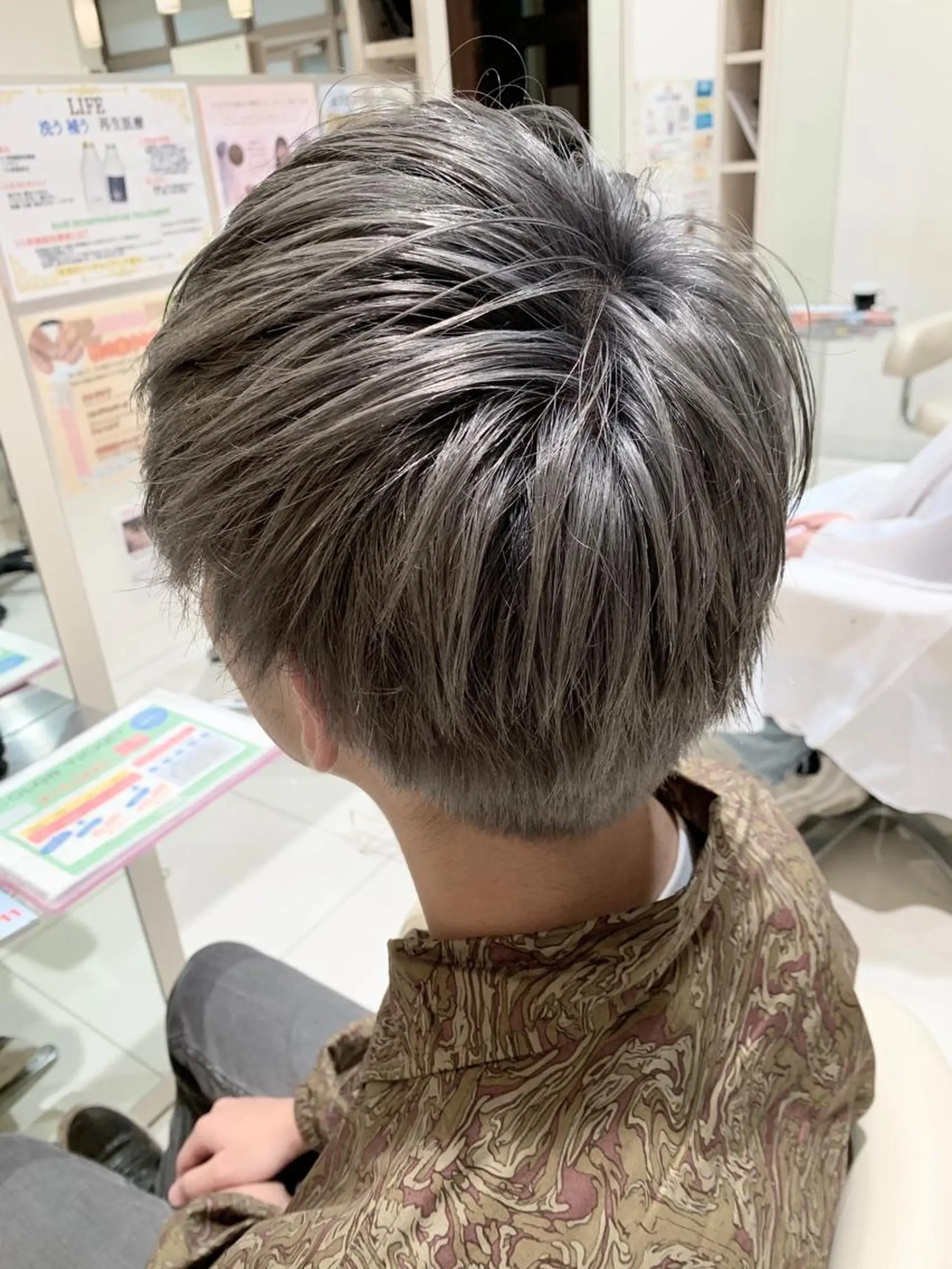 メンズ メンズブリーチ カット ヘアカラー 柏本 果菜のヘアスタイル
