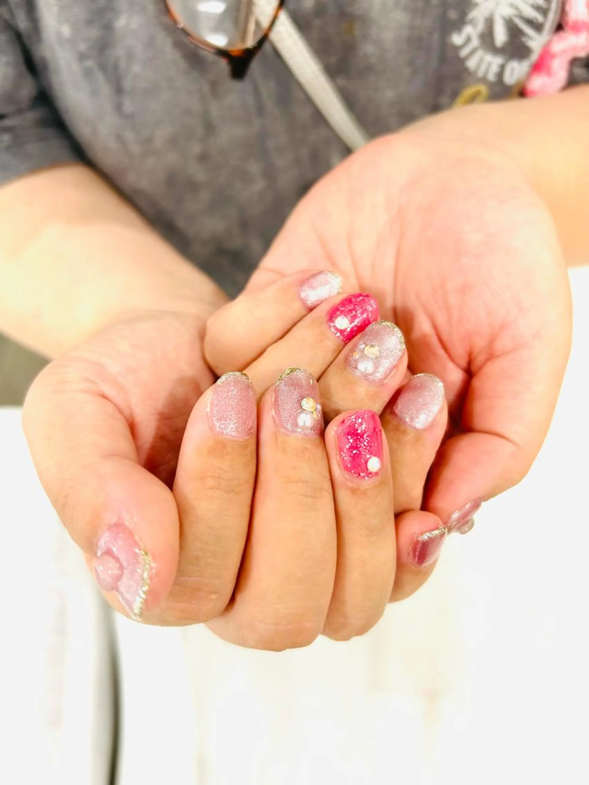 ネイル フラッシュネイル フットネイル フレンチネイル ラメ(グリッター) ラメグラデーション Ｈ3（エイチスリー）所属・H3 hitoのネイルデザイン