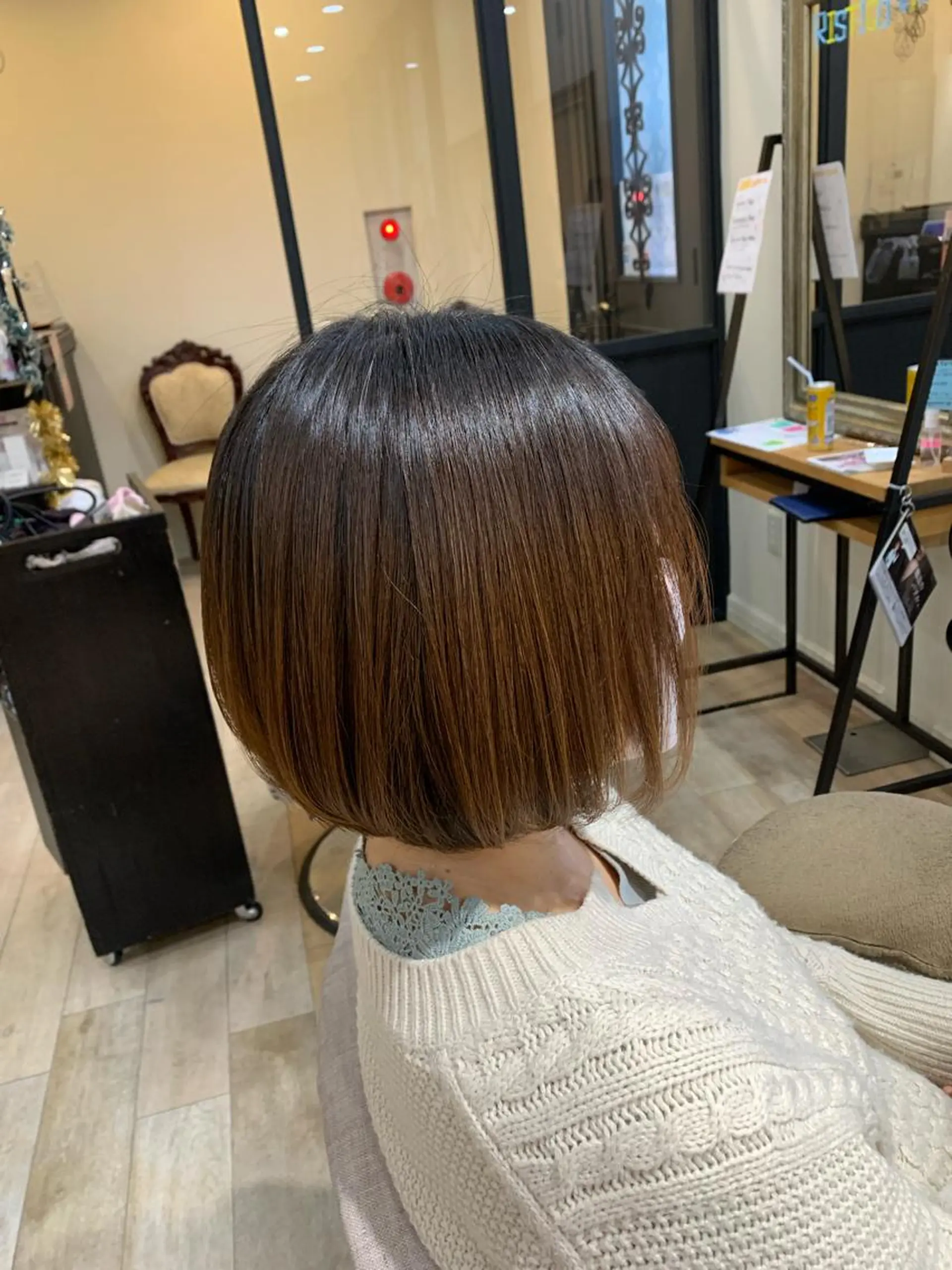 ショート 前下がりボブ ボブ カット トリートメント 上田 紗也のヘアスタイル
